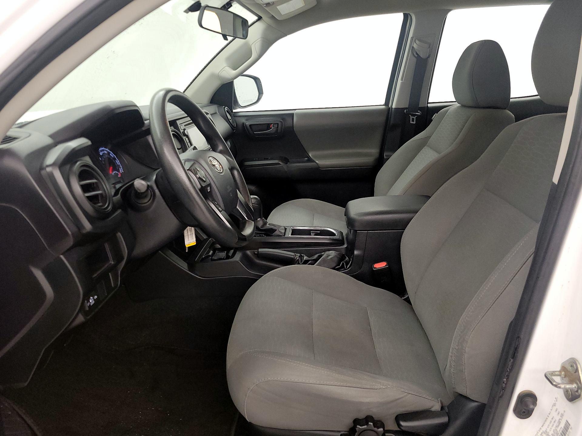 Thumbnail: 2017 Toyota Tacoma - 11