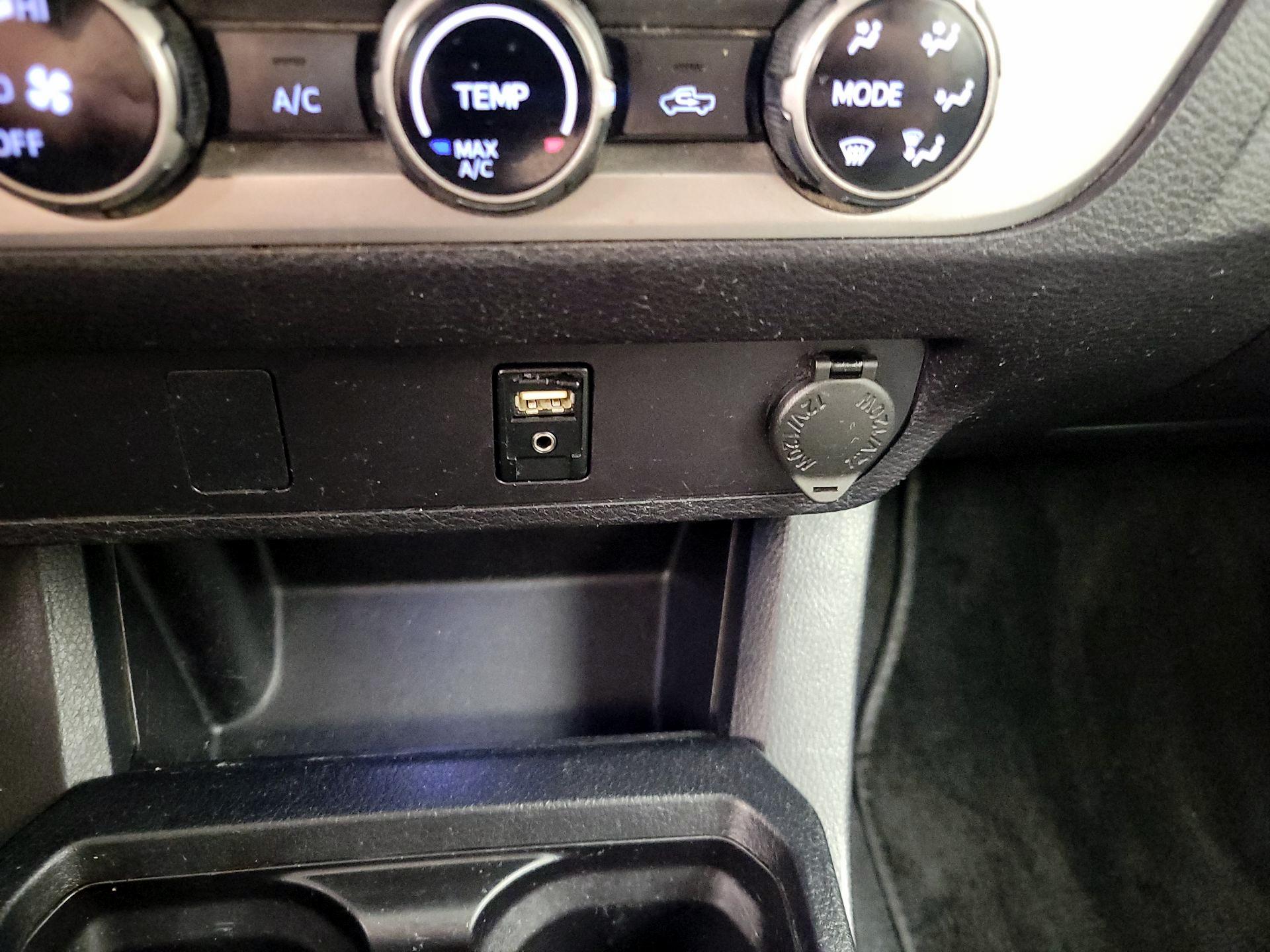 Thumbnail: 2017 Toyota Tacoma - 18