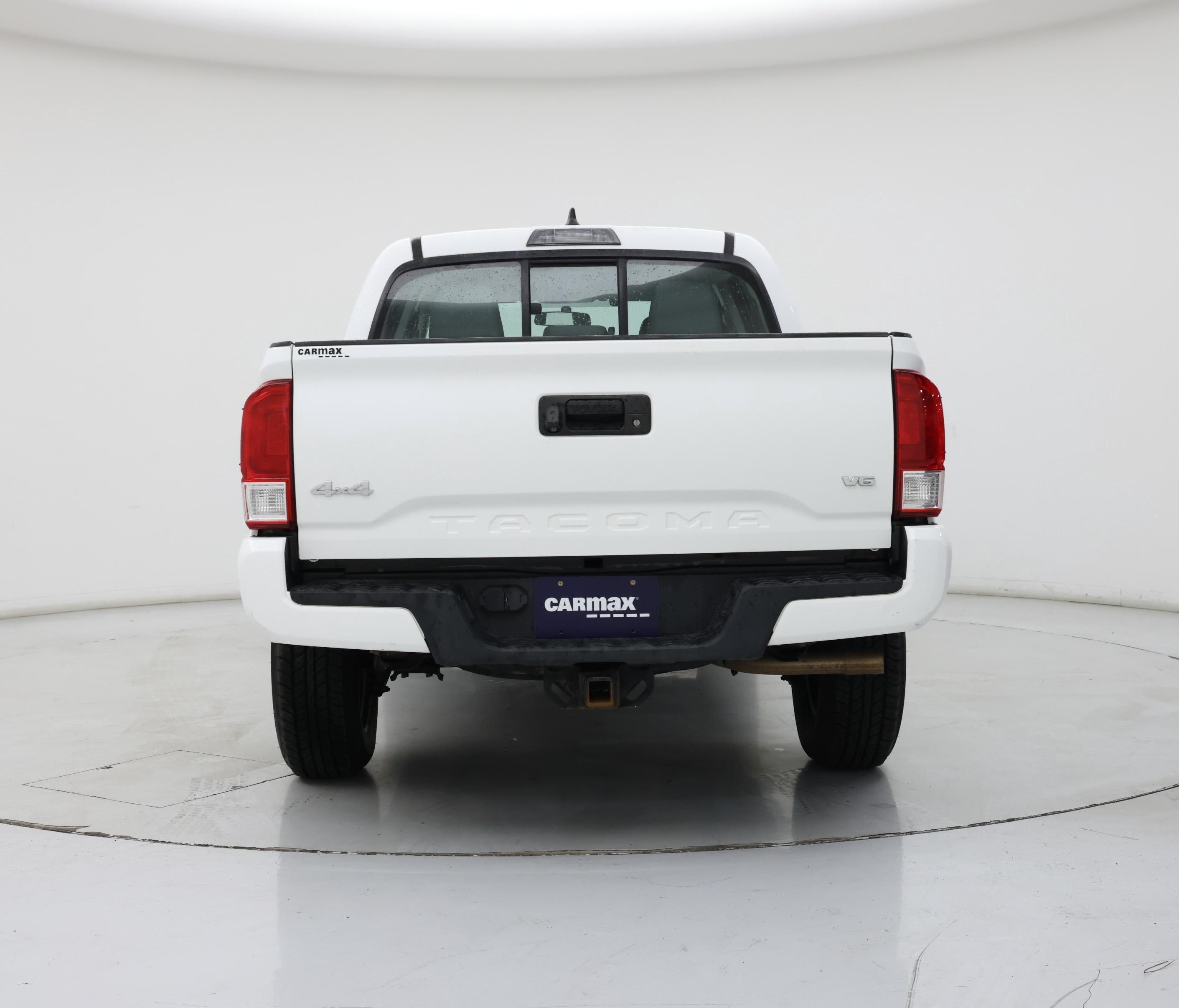 Thumbnail: 2017 Toyota Tacoma - 6