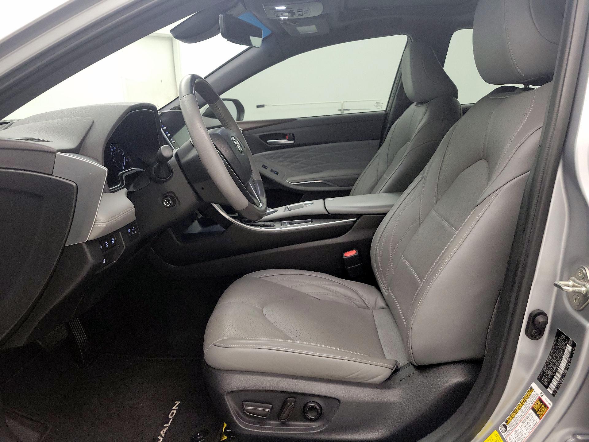 Thumbnail: 2020 Toyota Avalon - 11