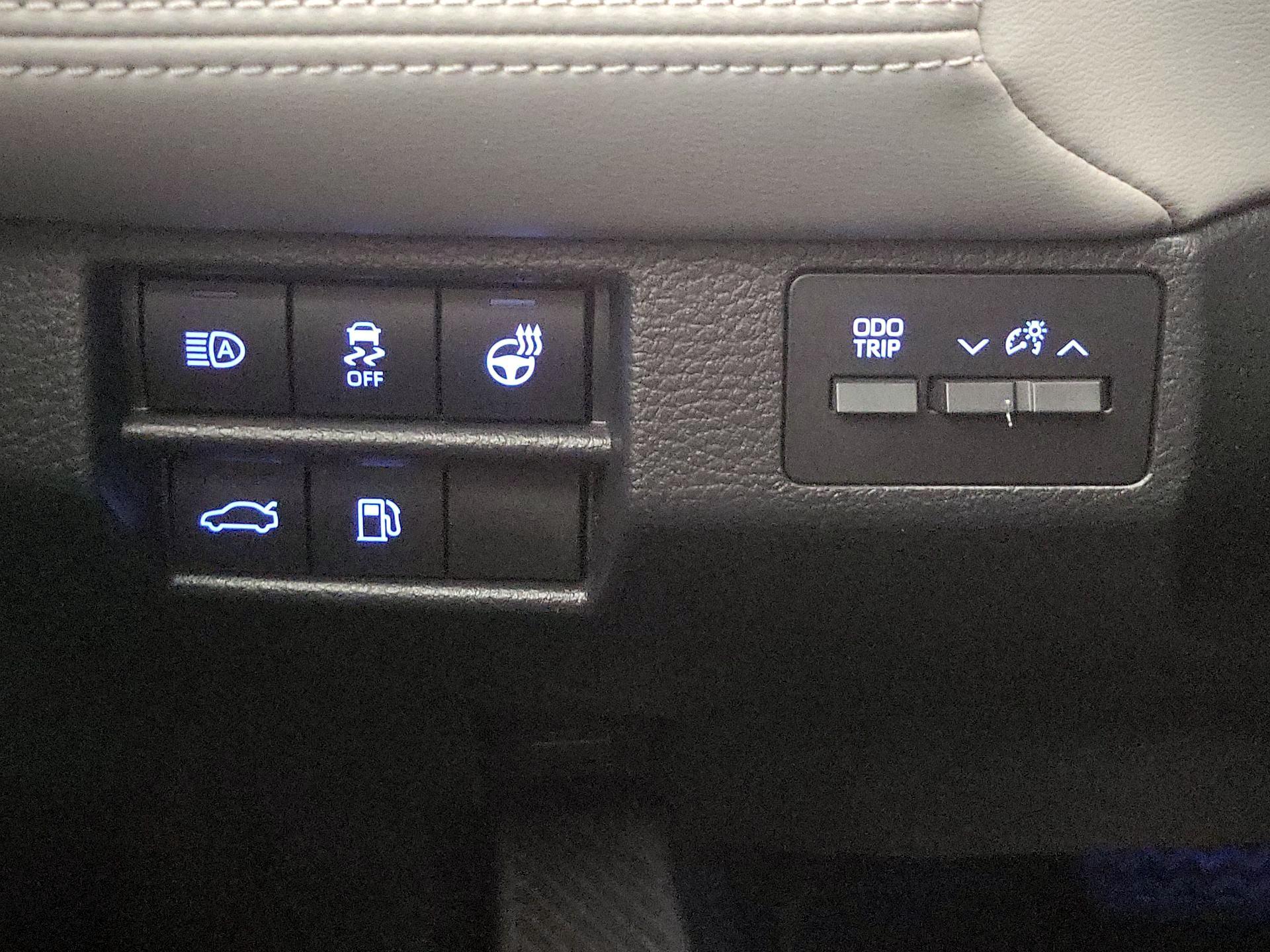 Thumbnail: 2020 Toyota Avalon - 13