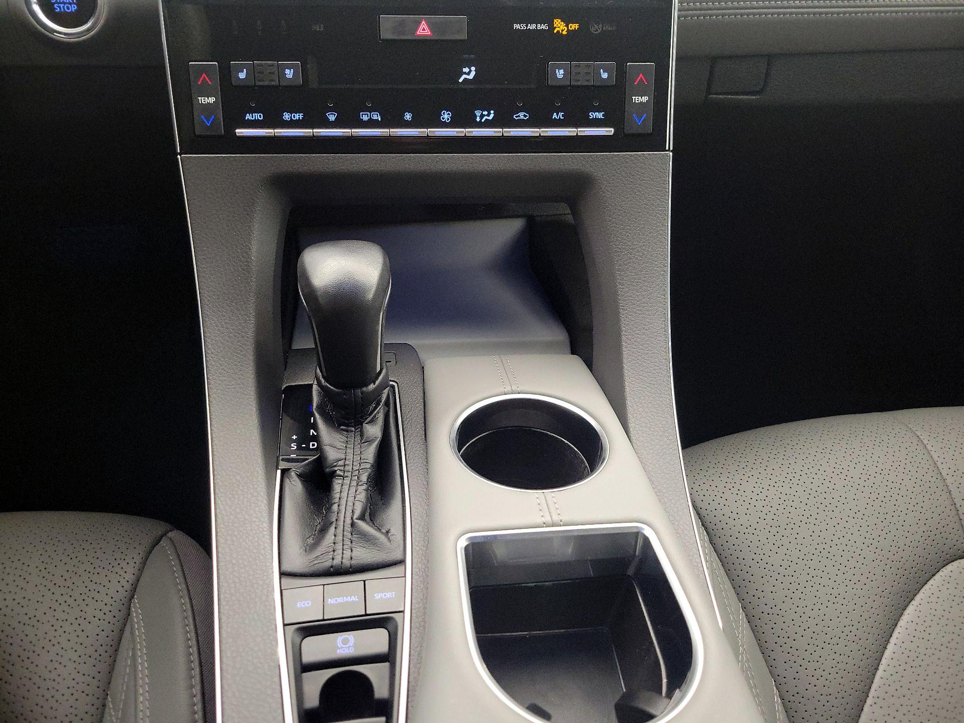 Thumbnail: 2020 Toyota Avalon - 18