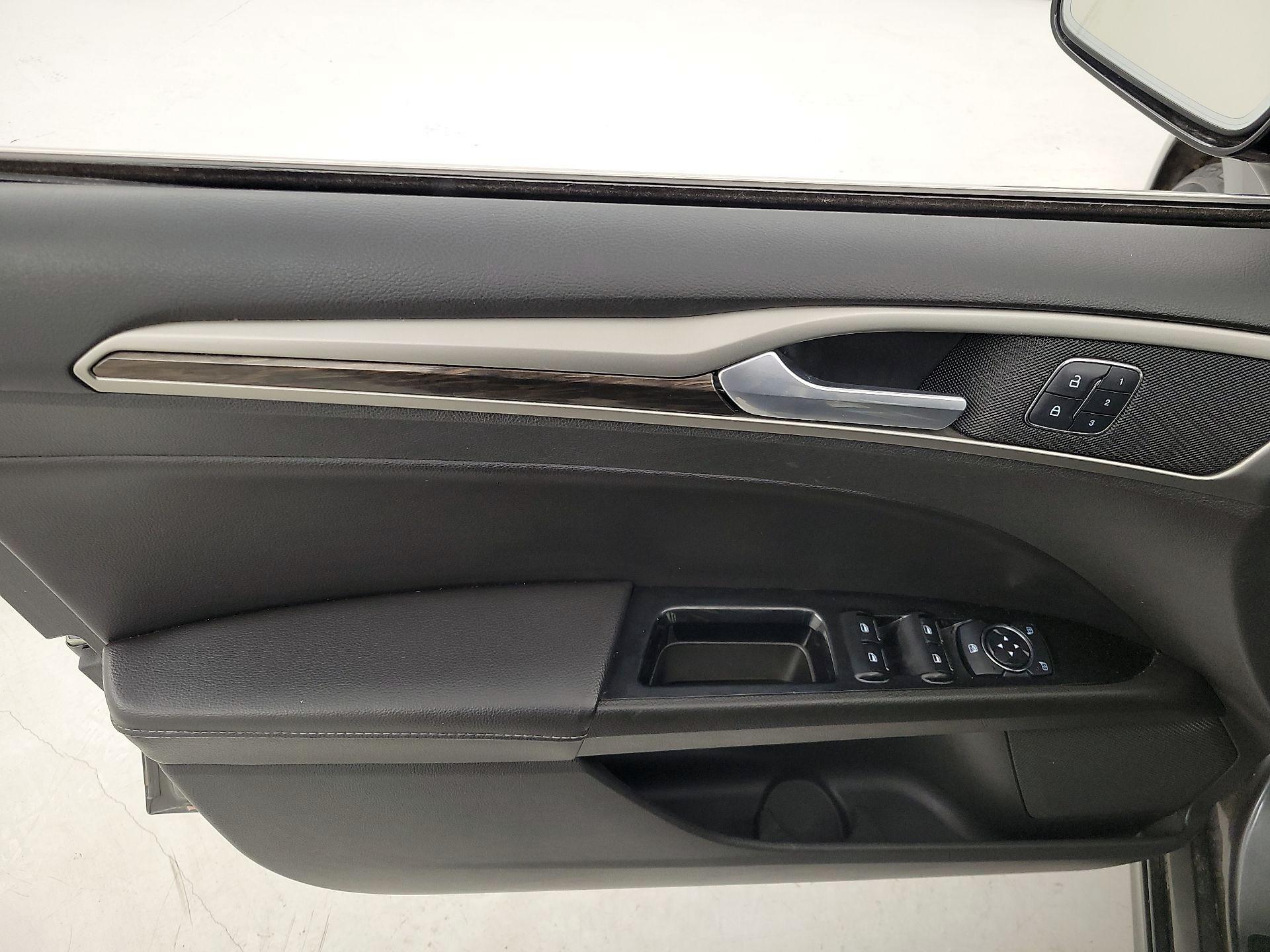 Thumbnail: 2015 Ford Fusion - 12