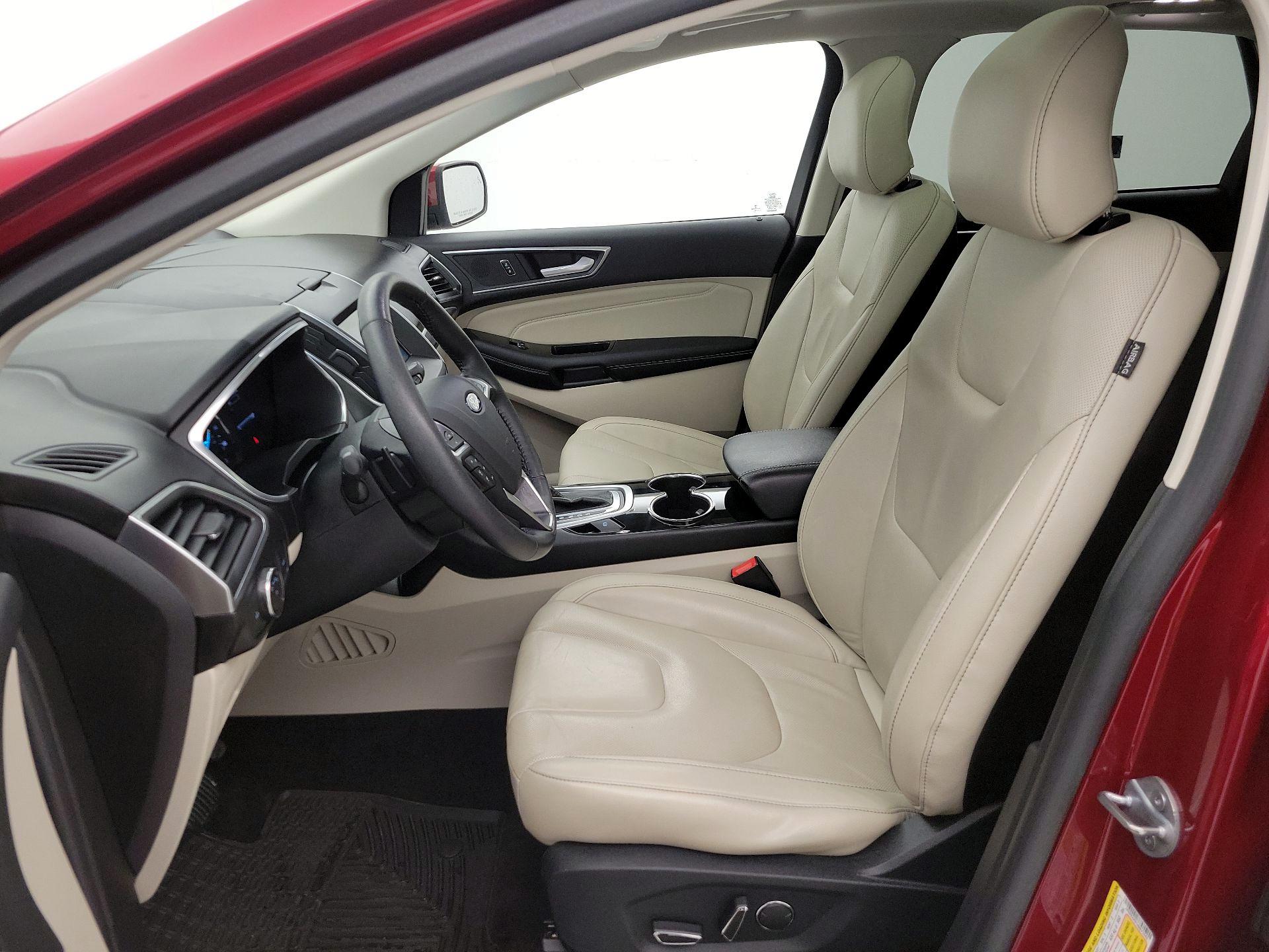 Thumbnail: 2017 Ford Edge - 11