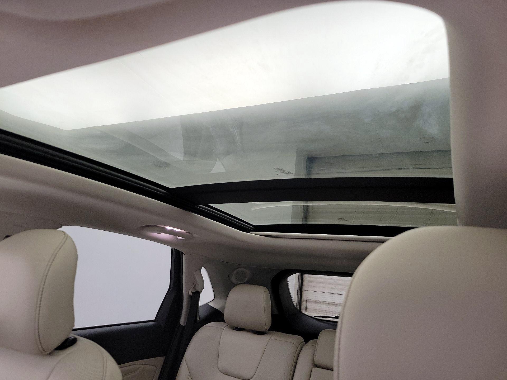 Thumbnail: 2017 Ford Edge - 20