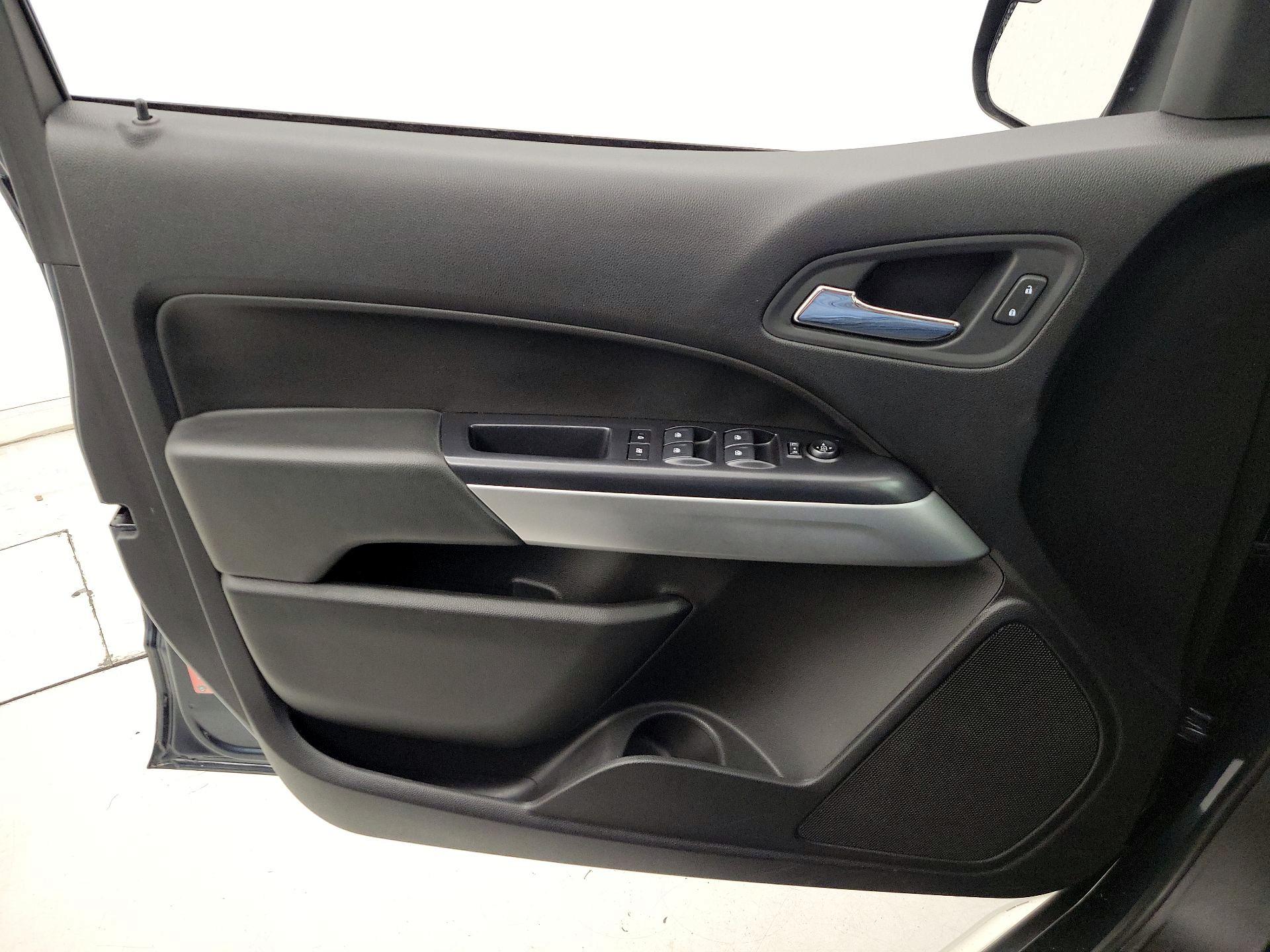 Thumbnail: 2019 Chevrolet Colorado - 12