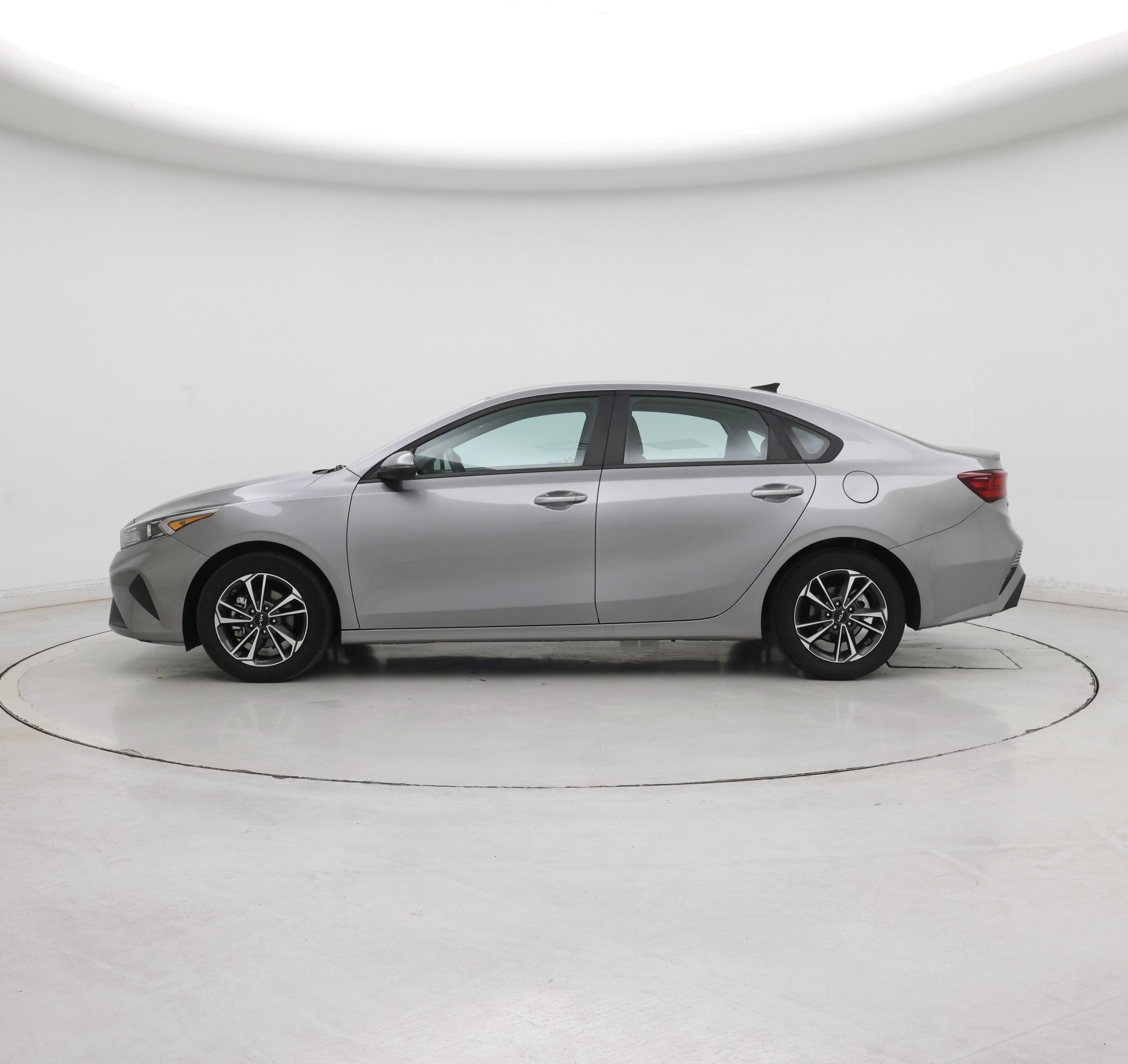 Thumbnail: 2024 Kia Forte - 3