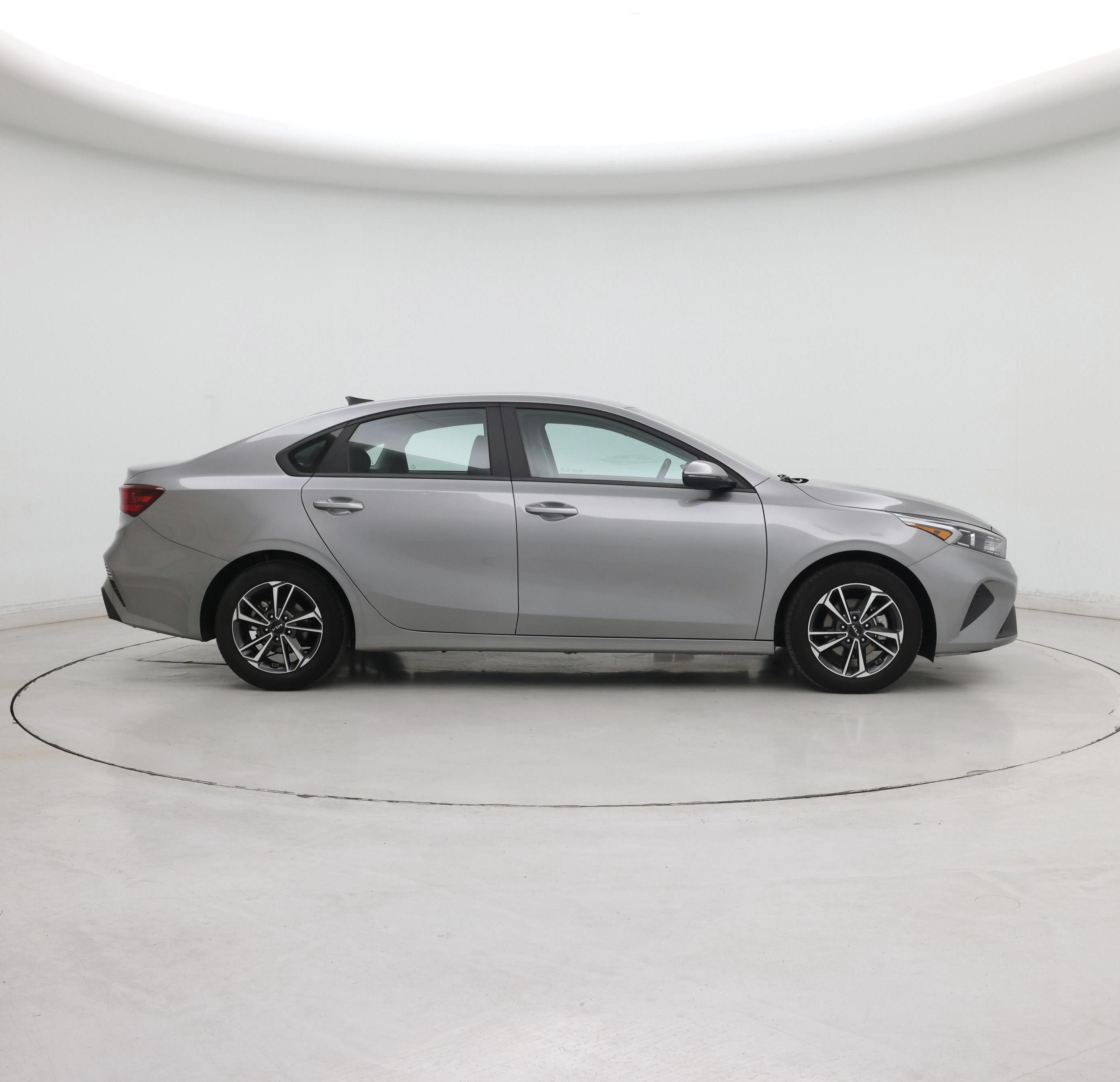 Thumbnail: 2024 Kia Forte - 7