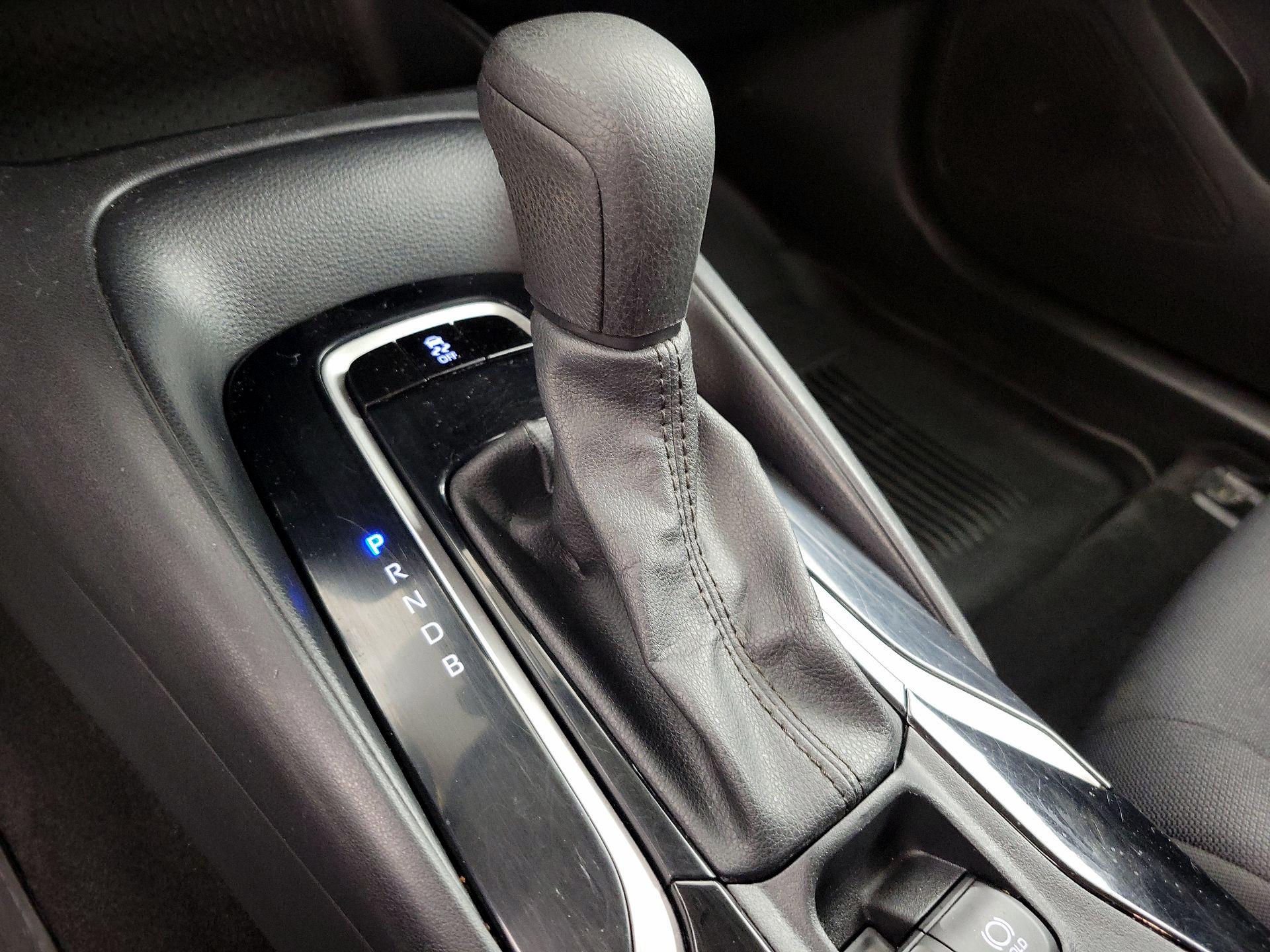 Thumbnail: 2022 Toyota Corolla - 17