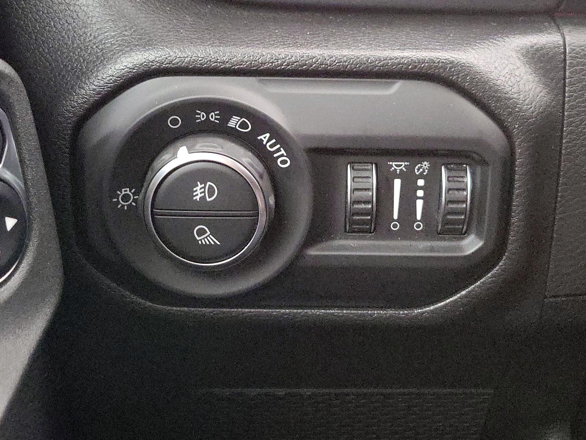 Thumbnail: 2022 Jeep Gladiator - 13