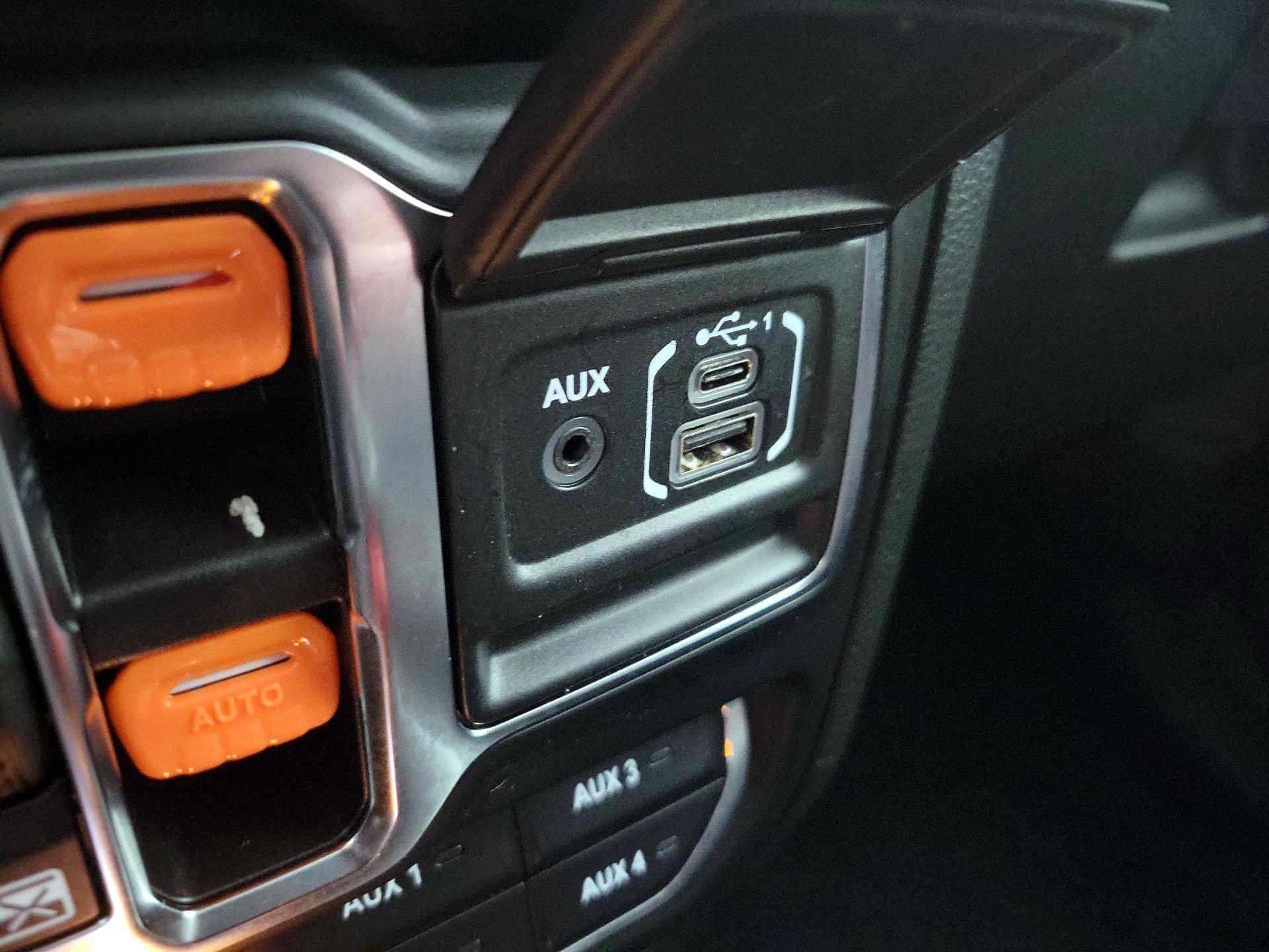 Thumbnail: 2022 Jeep Gladiator - 19