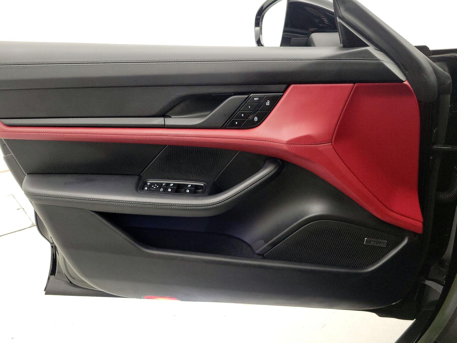 Thumbnail: 2022 Porsche Taycan - 12