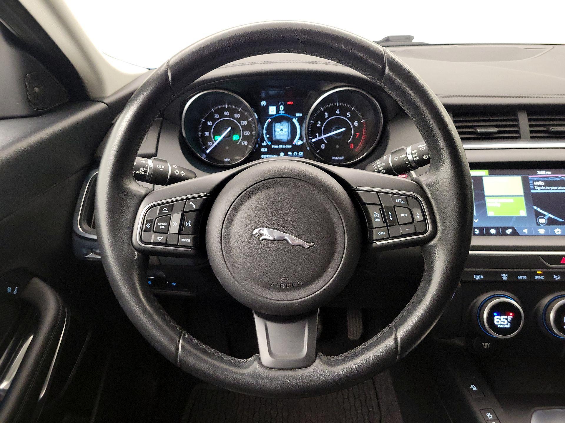 Thumbnail: 2018 Jaguar E-Pace - 10