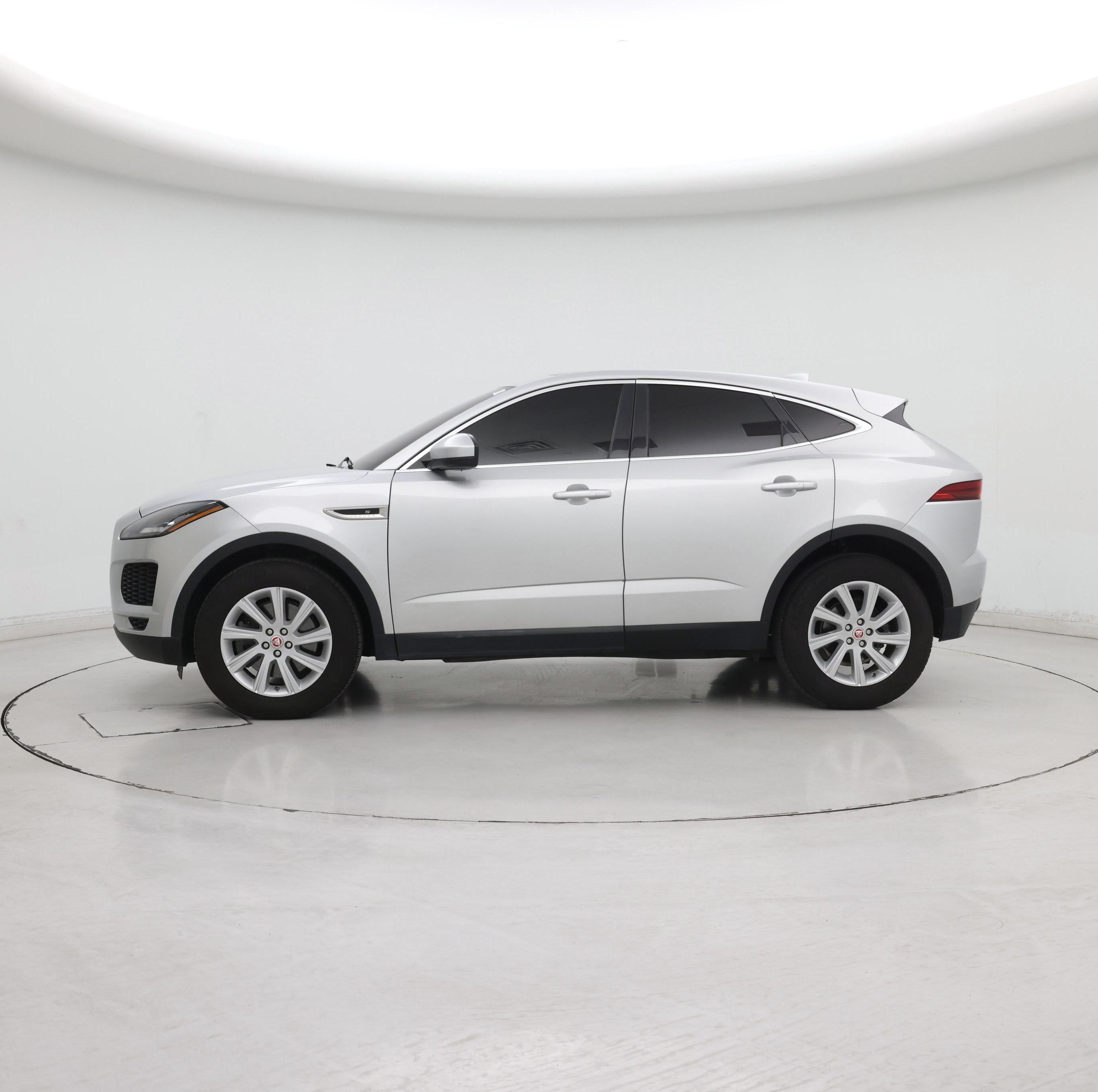 Thumbnail: 2018 Jaguar E-Pace - 3