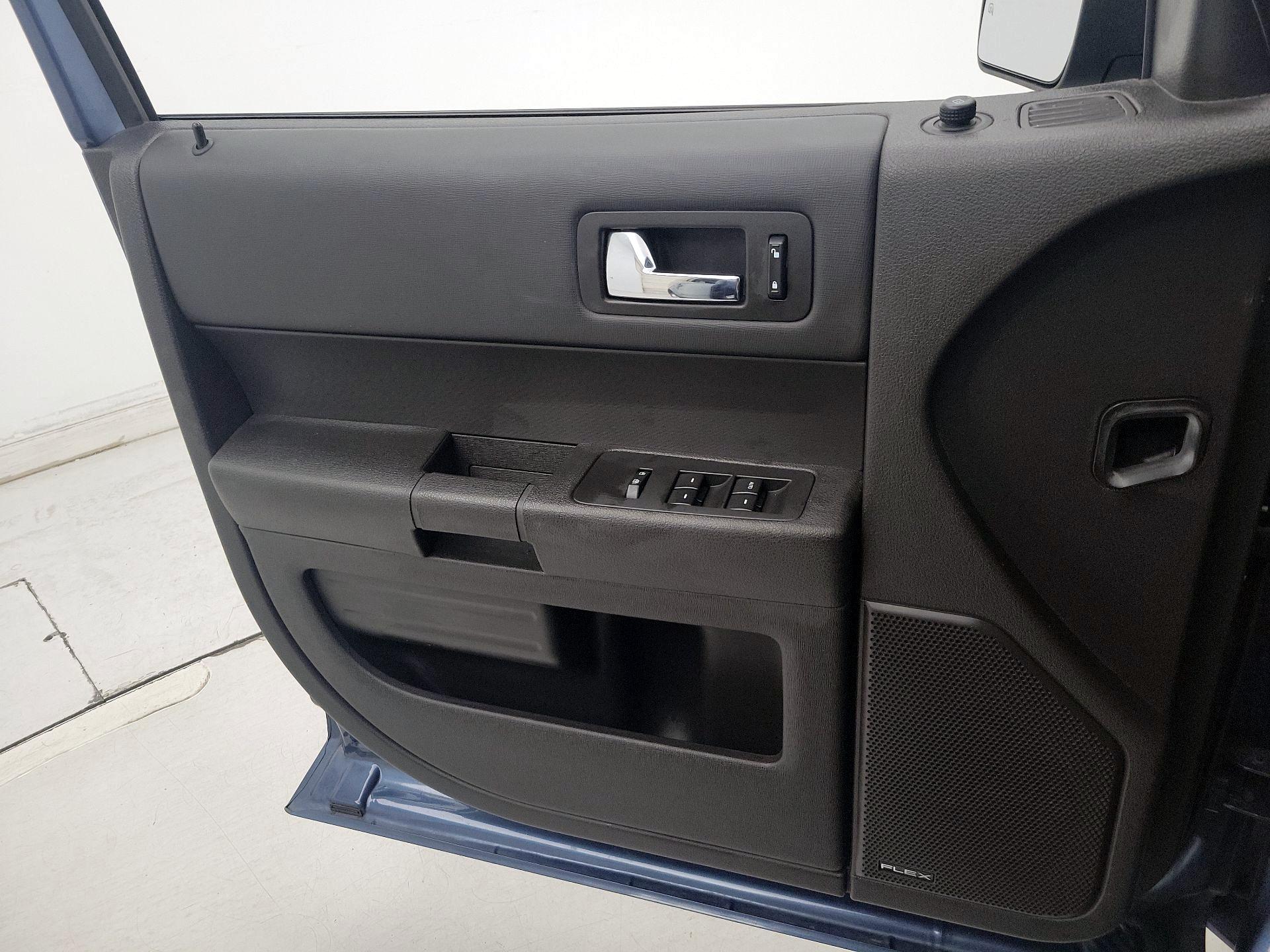 Thumbnail: 2018 Ford Flex - 12