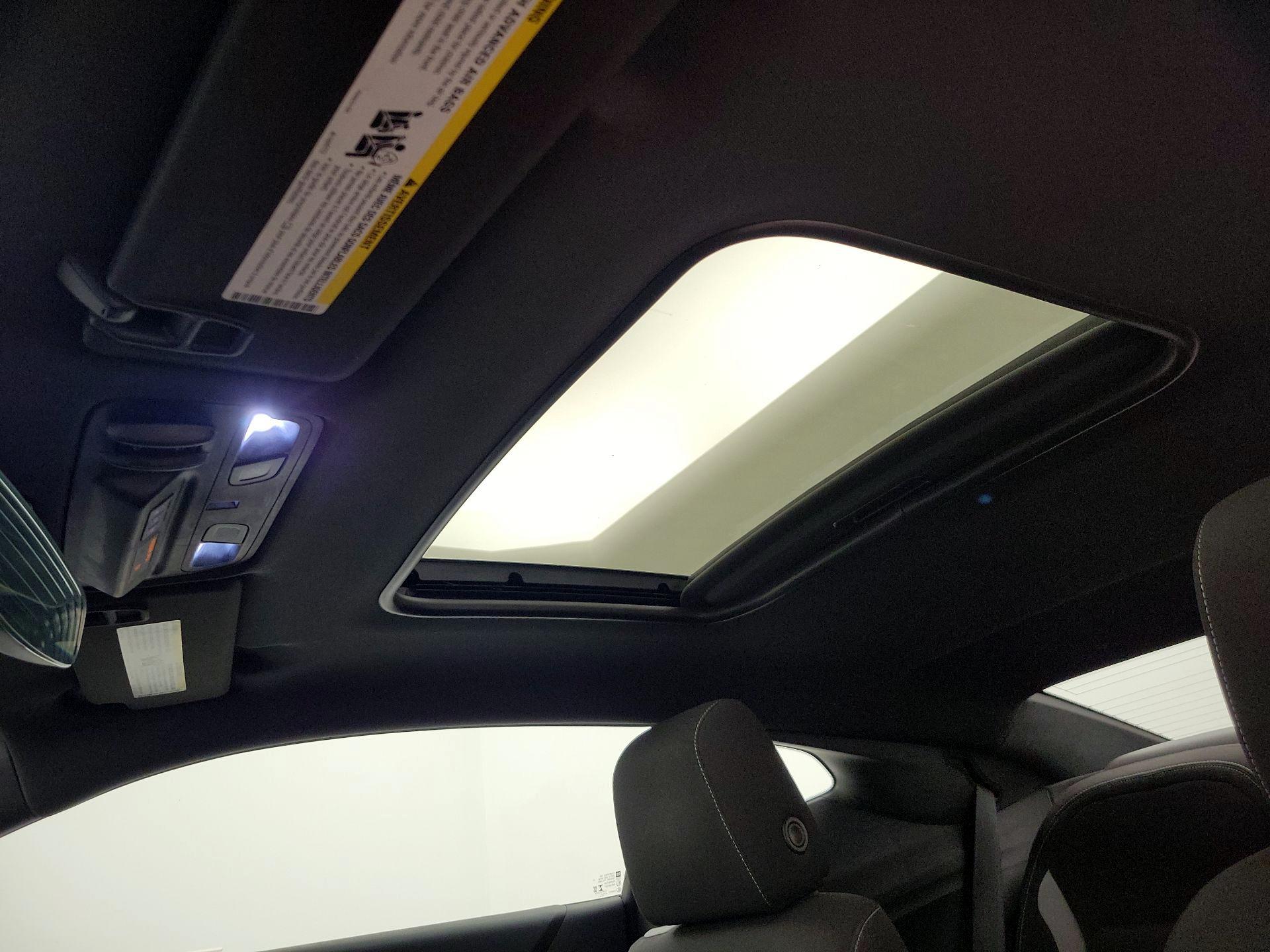 Thumbnail: 2021 Chevrolet Camaro - 18