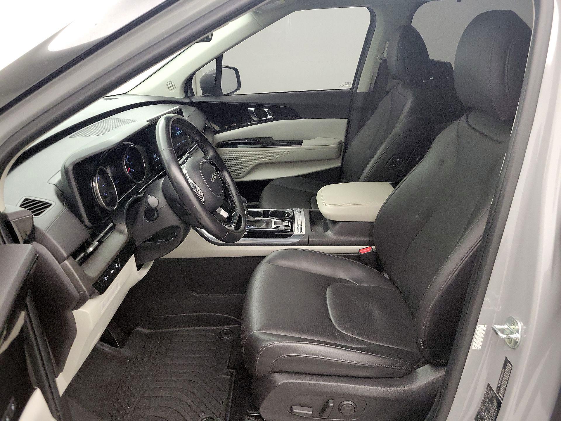 Thumbnail: 2022 Kia Carnival - 11