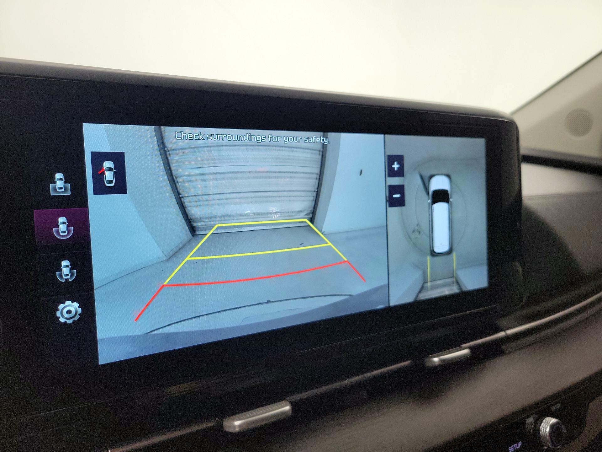 Thumbnail: 2022 Kia Carnival - 15