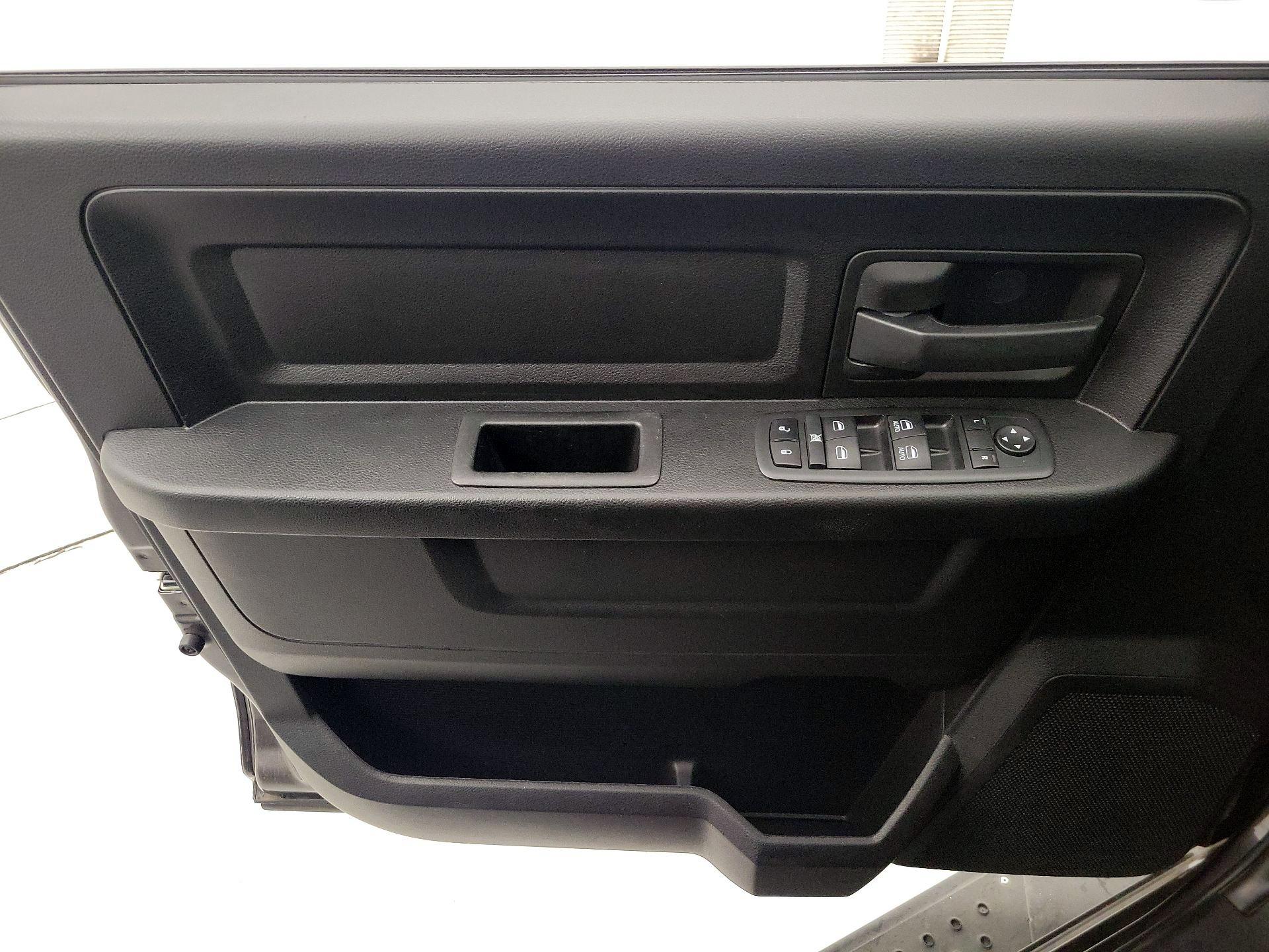 Thumbnail: 2021 RAM 1500 Classic - 12