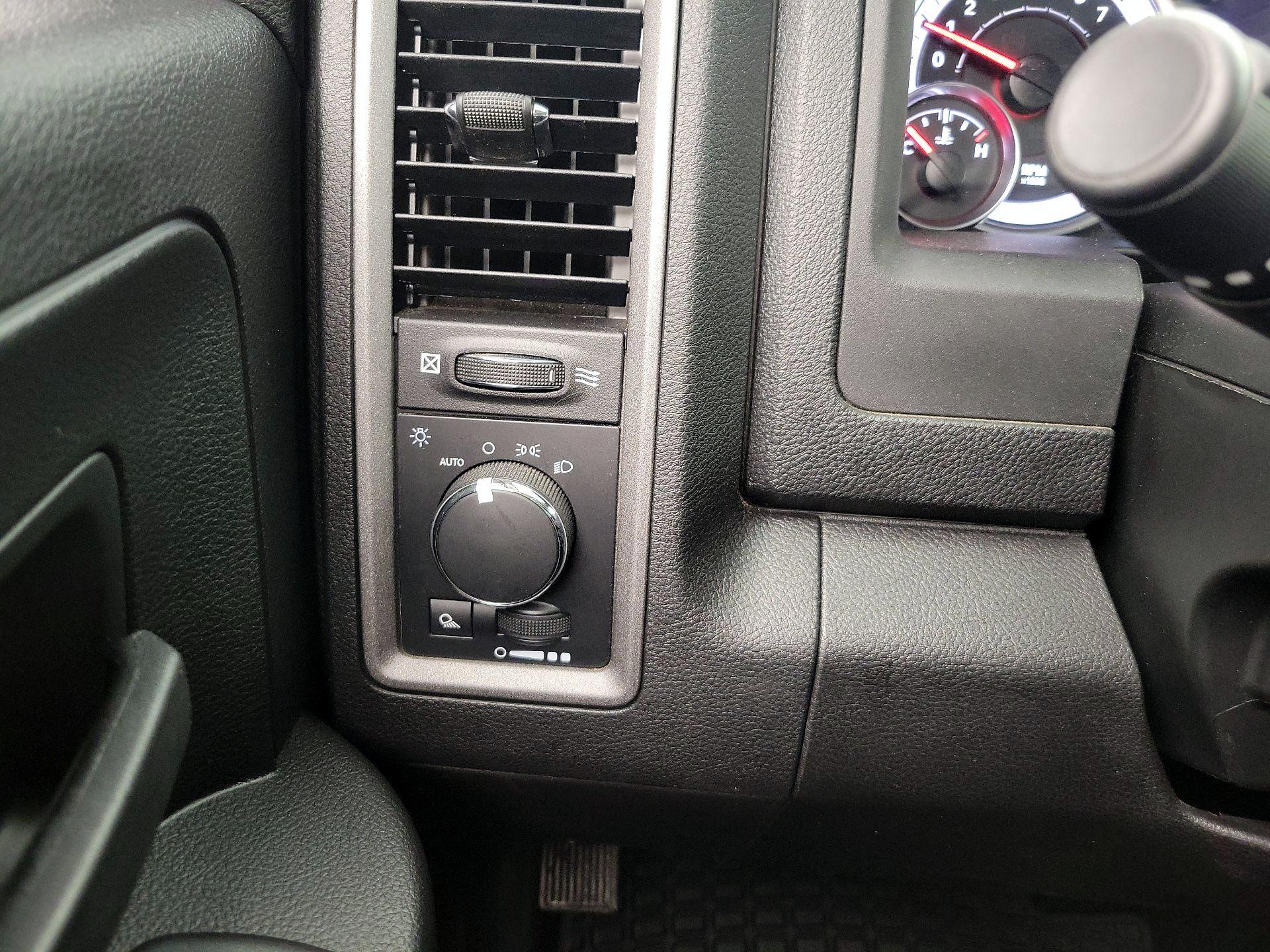 Thumbnail: 2021 RAM 1500 Classic - 13