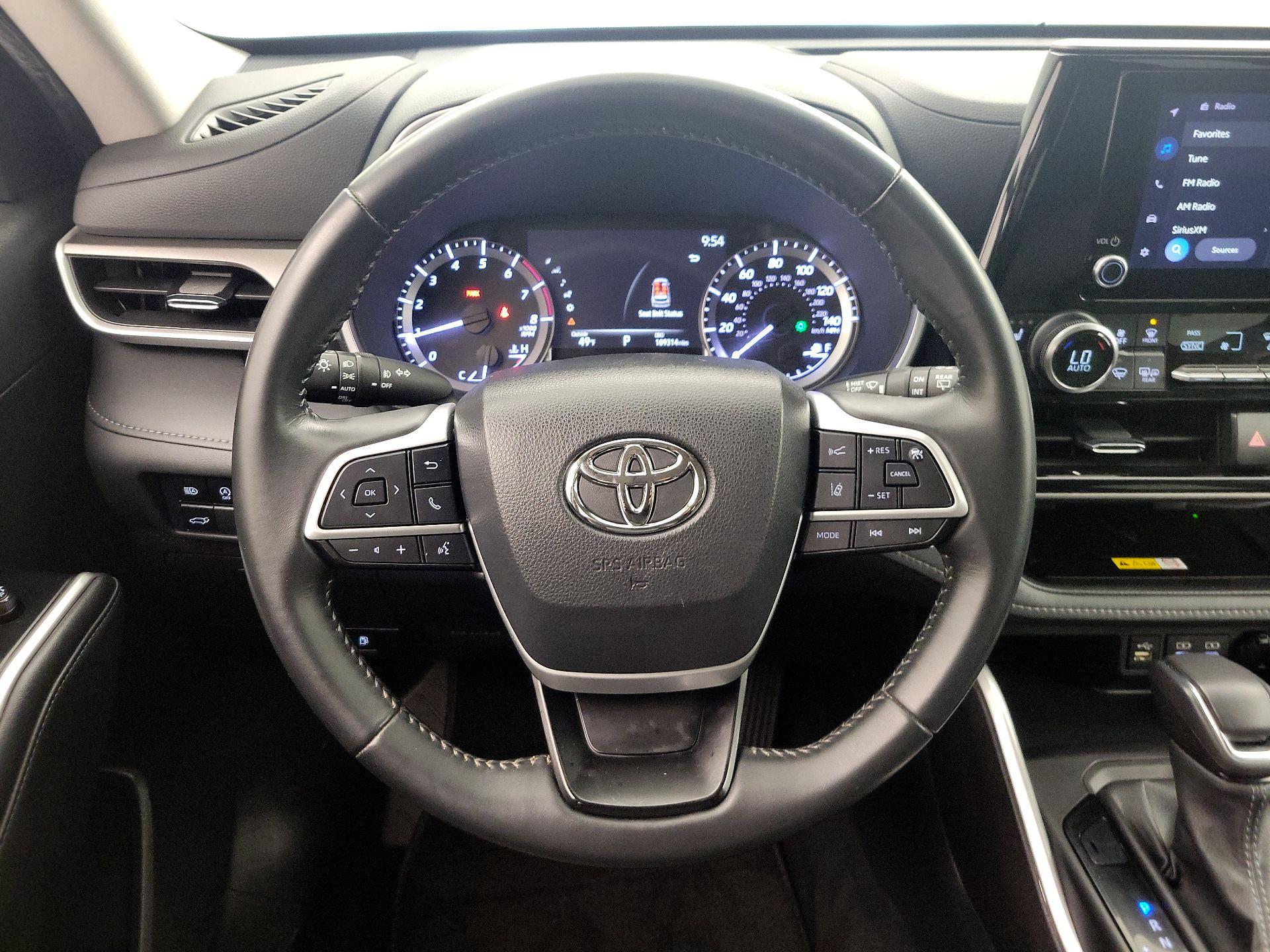 Thumbnail: 2023 Toyota Highlander - 10