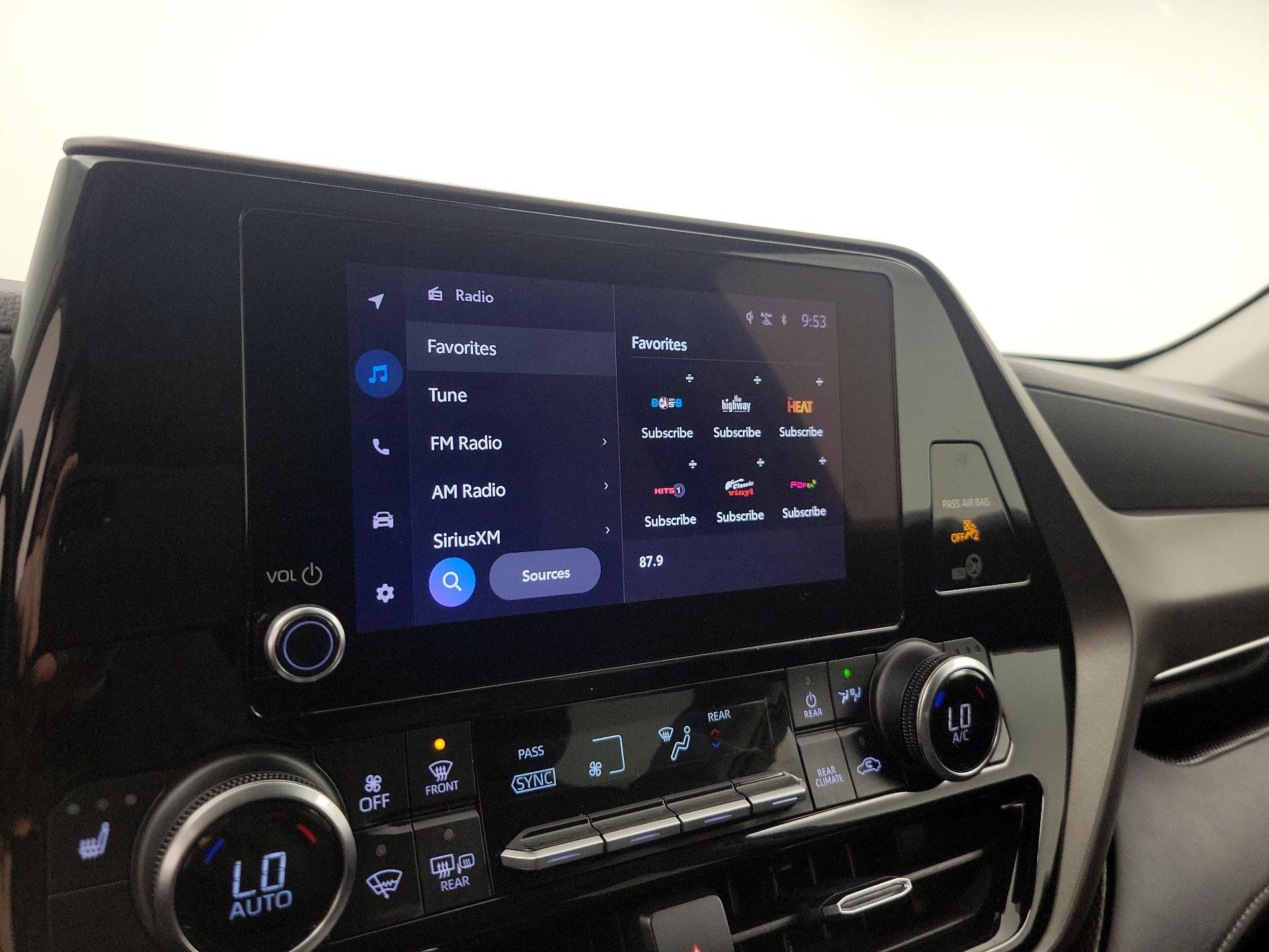 Thumbnail: 2023 Toyota Highlander - 15