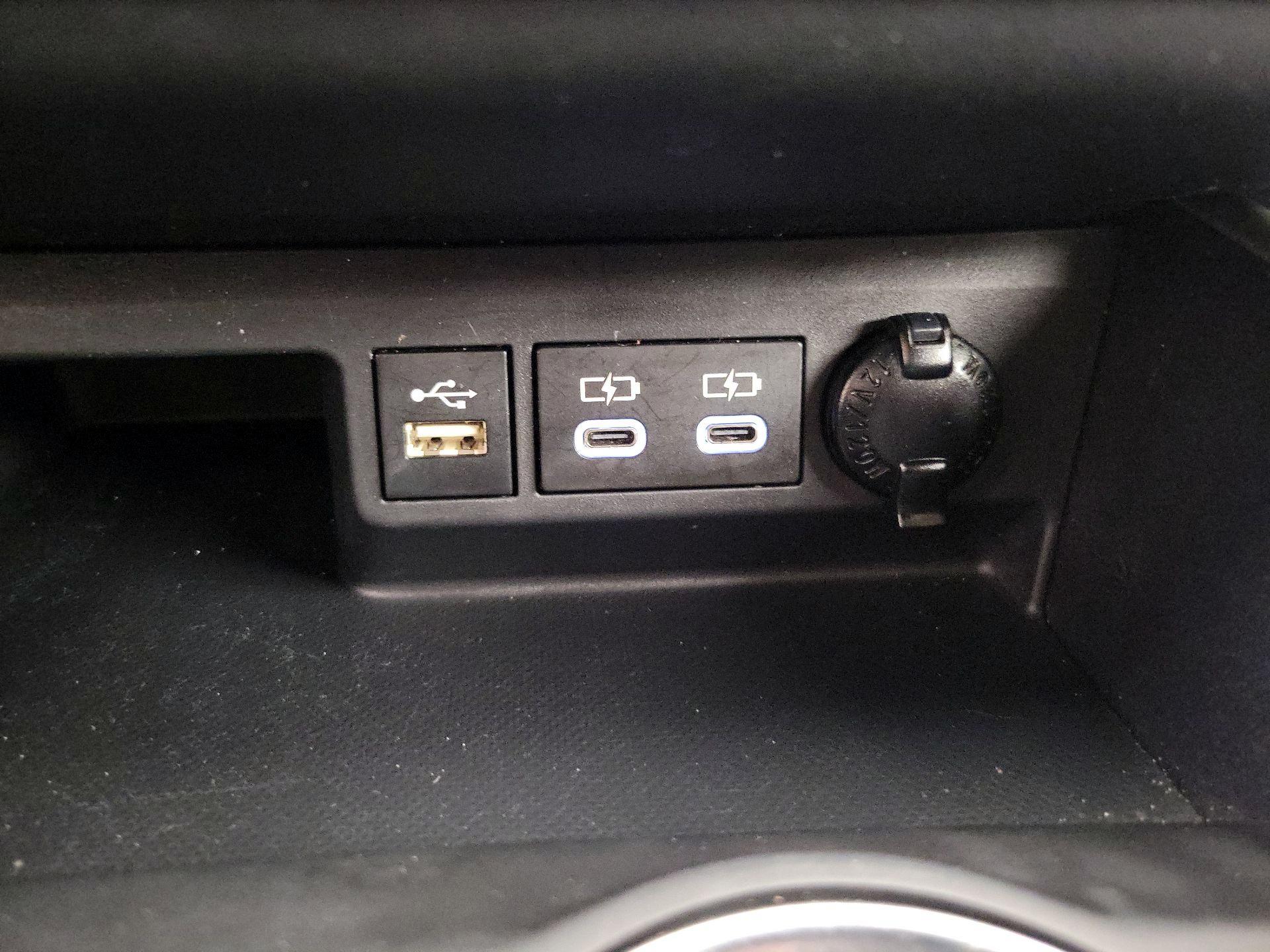 Thumbnail: 2023 Toyota Highlander - 18