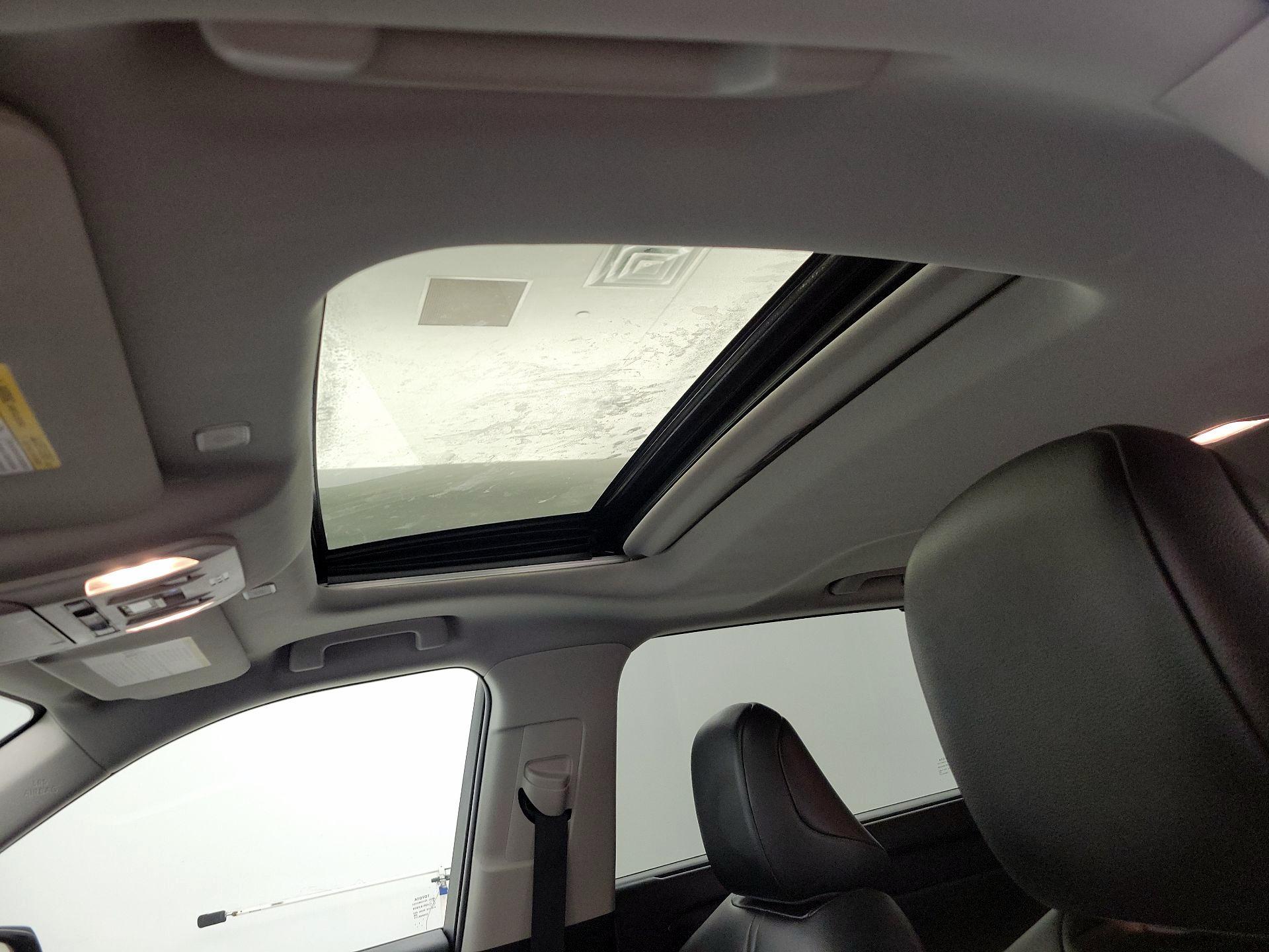 Thumbnail: 2023 Toyota Highlander - 19