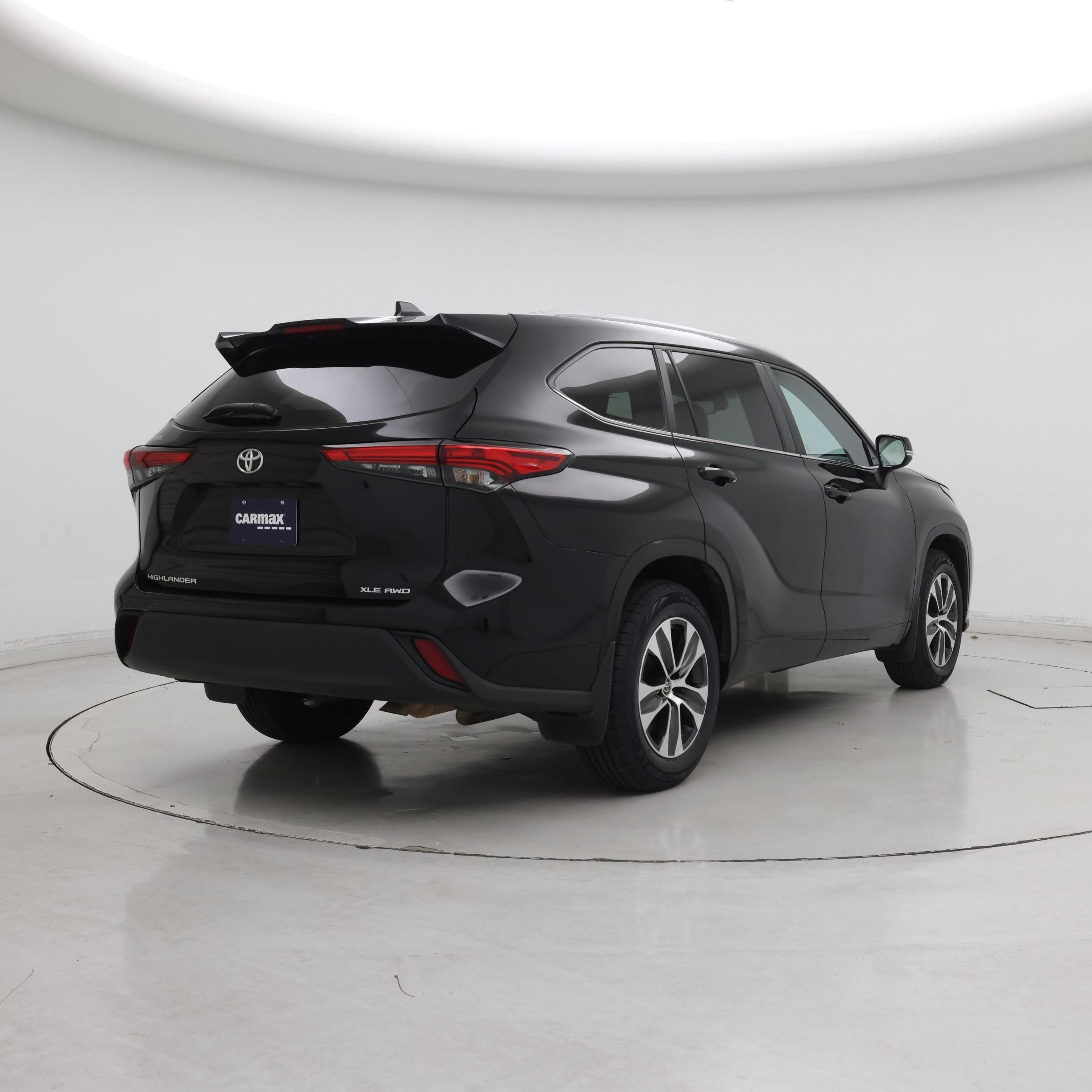 Thumbnail: 2023 Toyota Highlander - 8