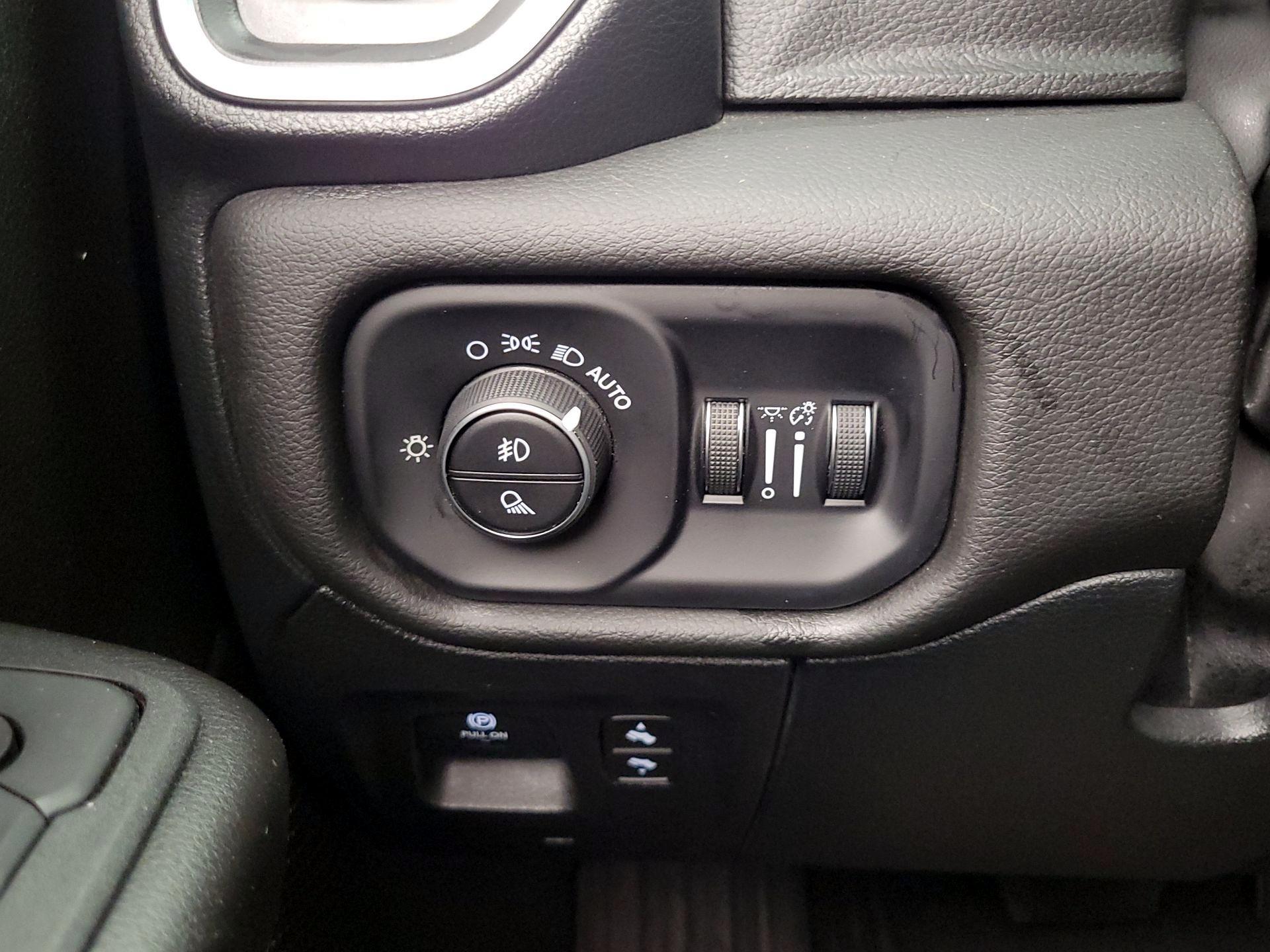 Thumbnail: 2025 RAM 1500 - 13