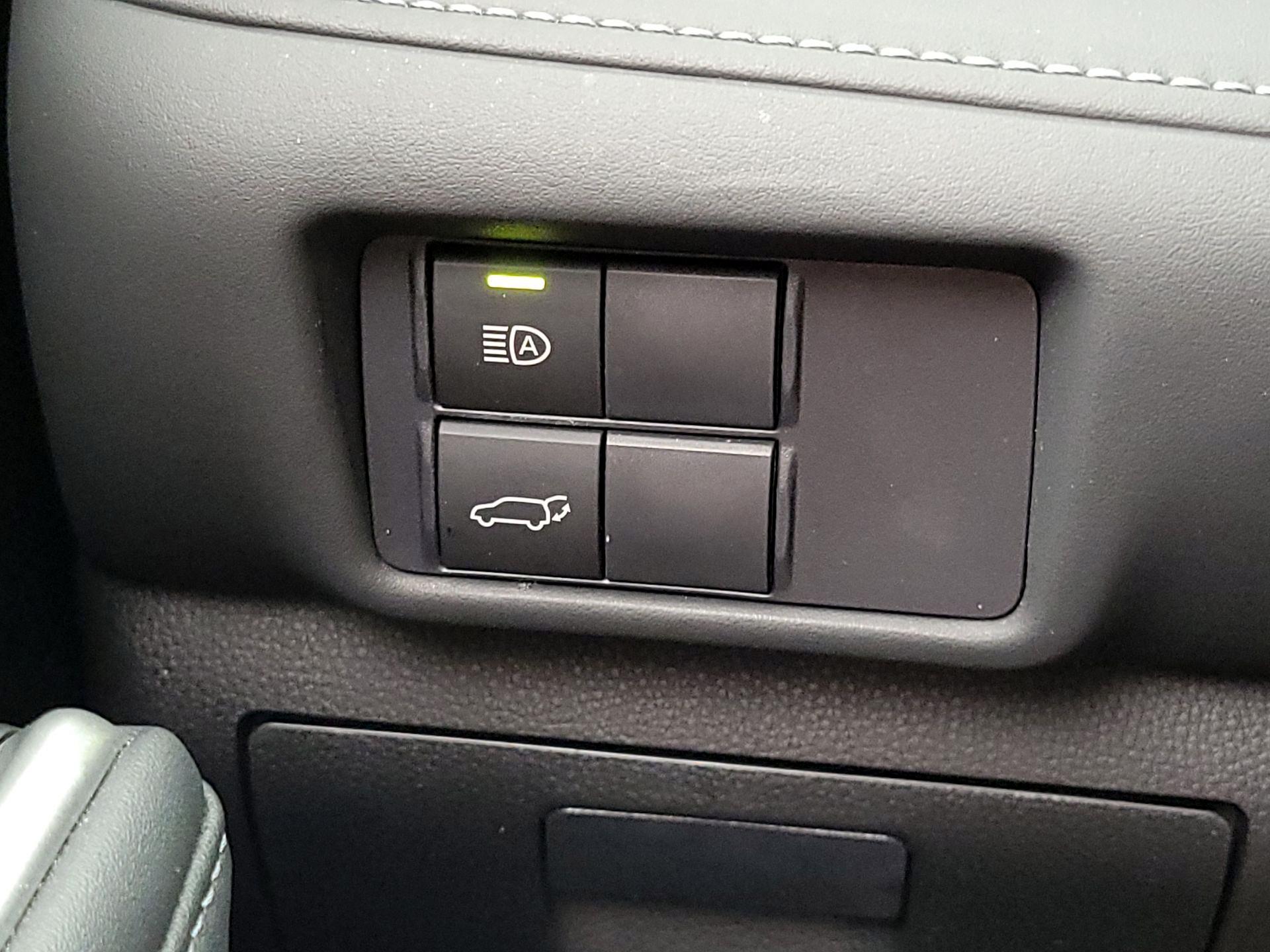 Thumbnail: 2021 Toyota Highlander - 13