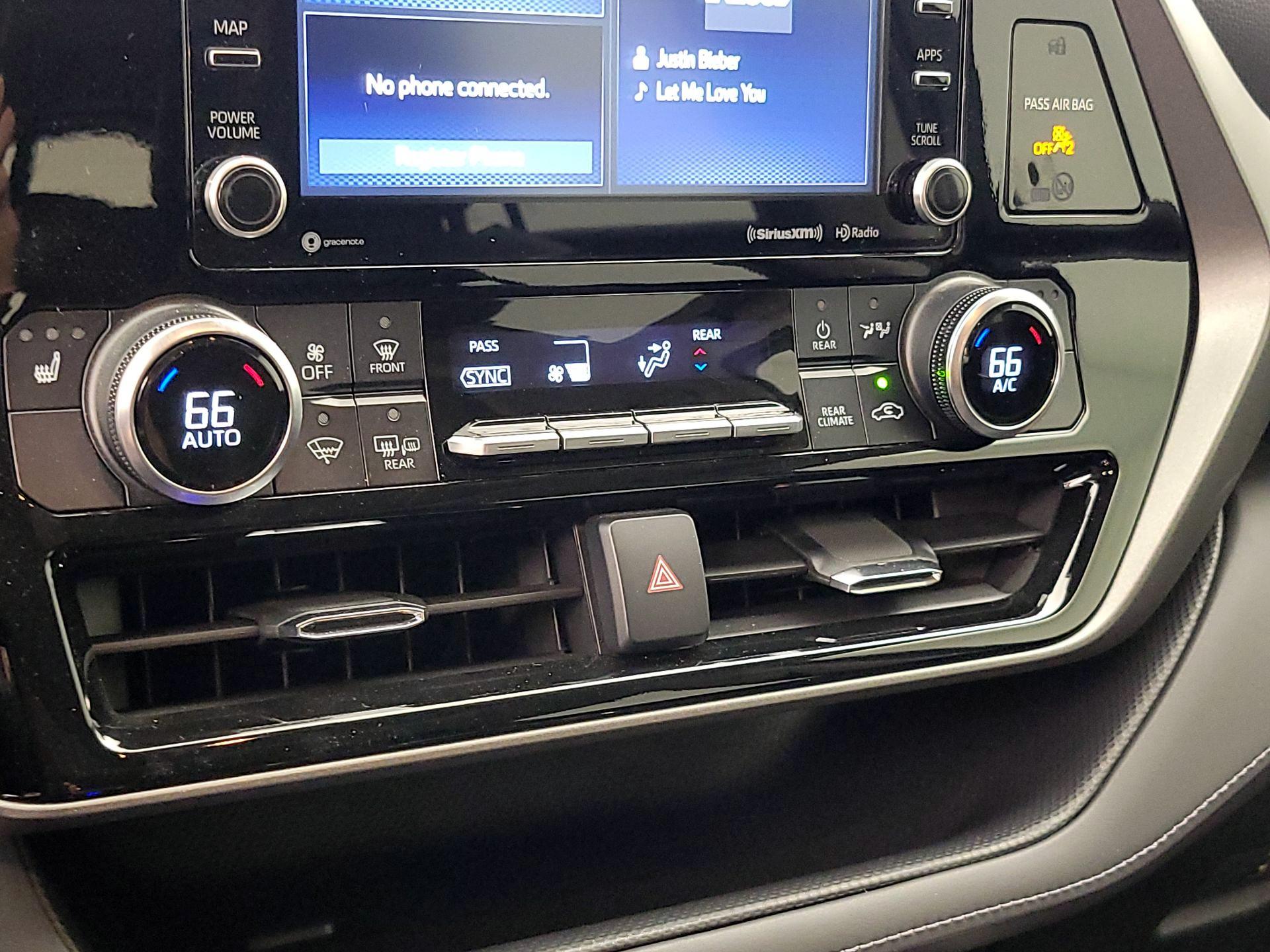 Thumbnail: 2021 Toyota Highlander - 16