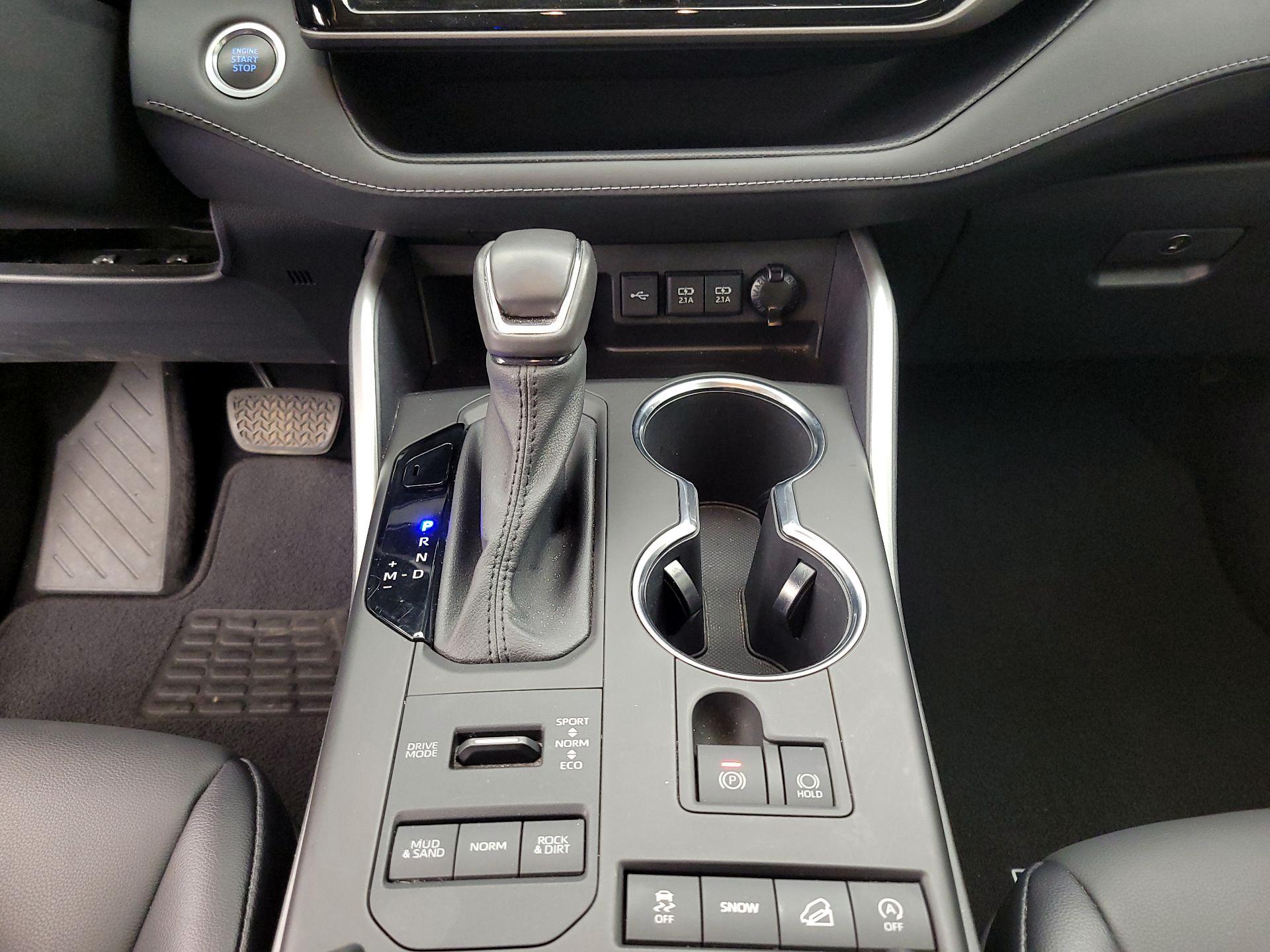 Thumbnail: 2021 Toyota Highlander - 17