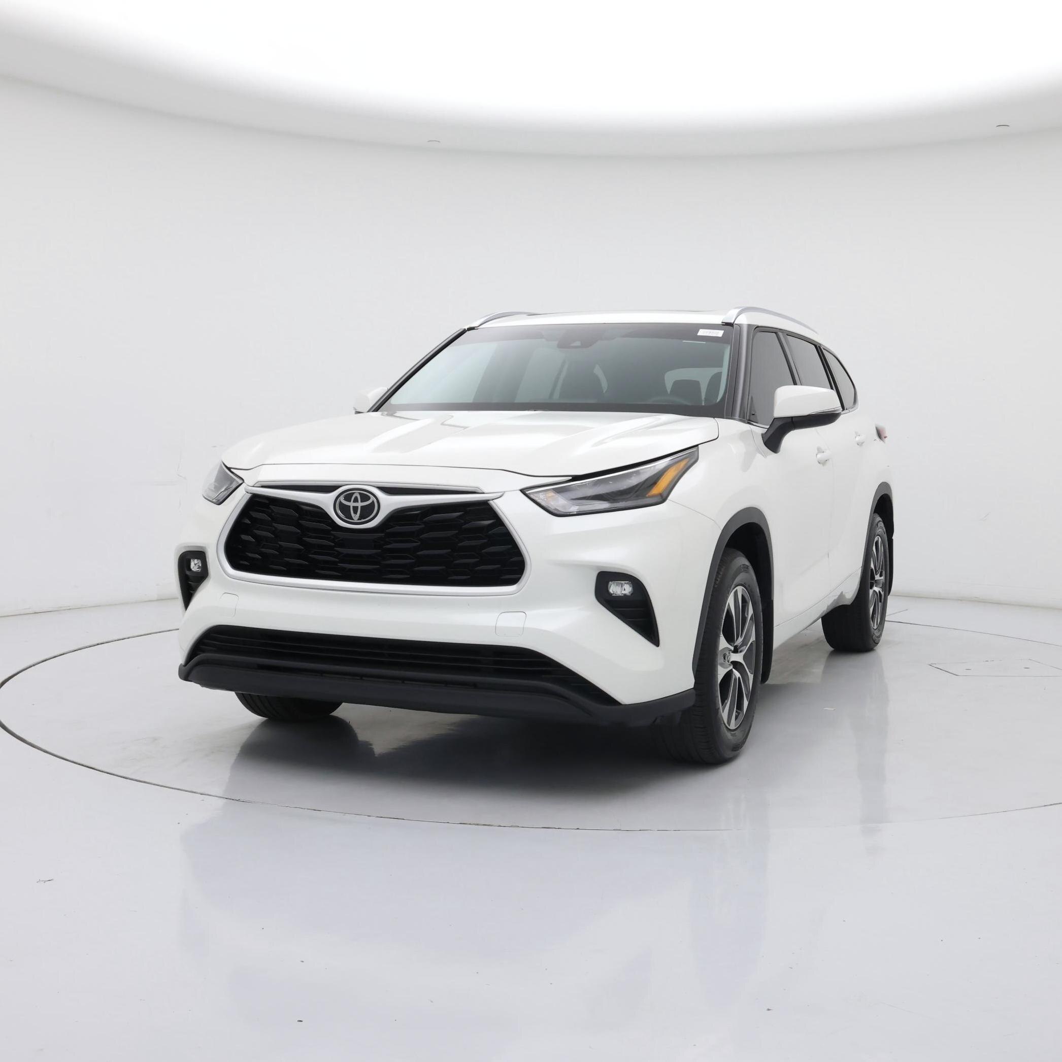 Thumbnail: 2021 Toyota Highlander - 4