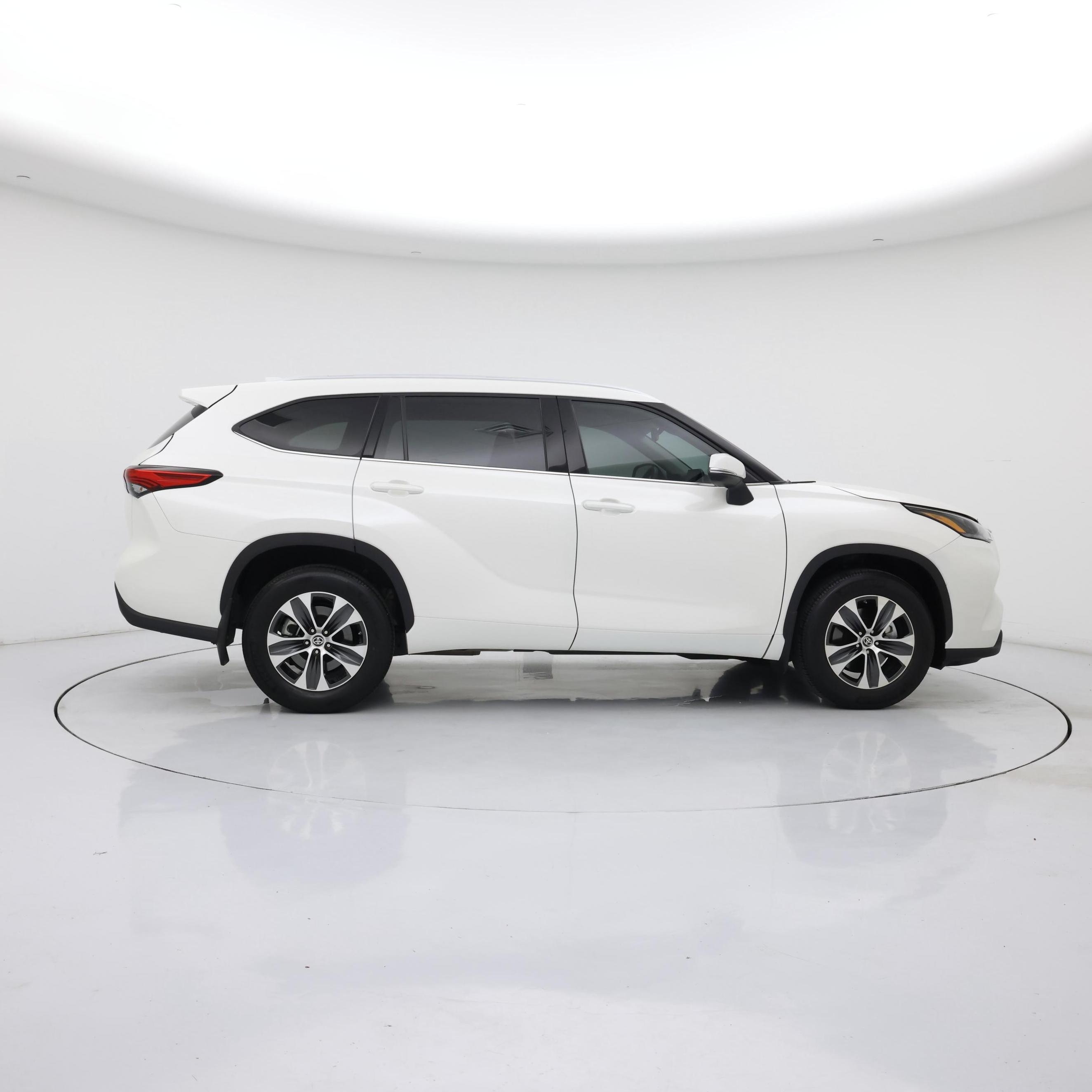 Thumbnail: 2021 Toyota Highlander - 7