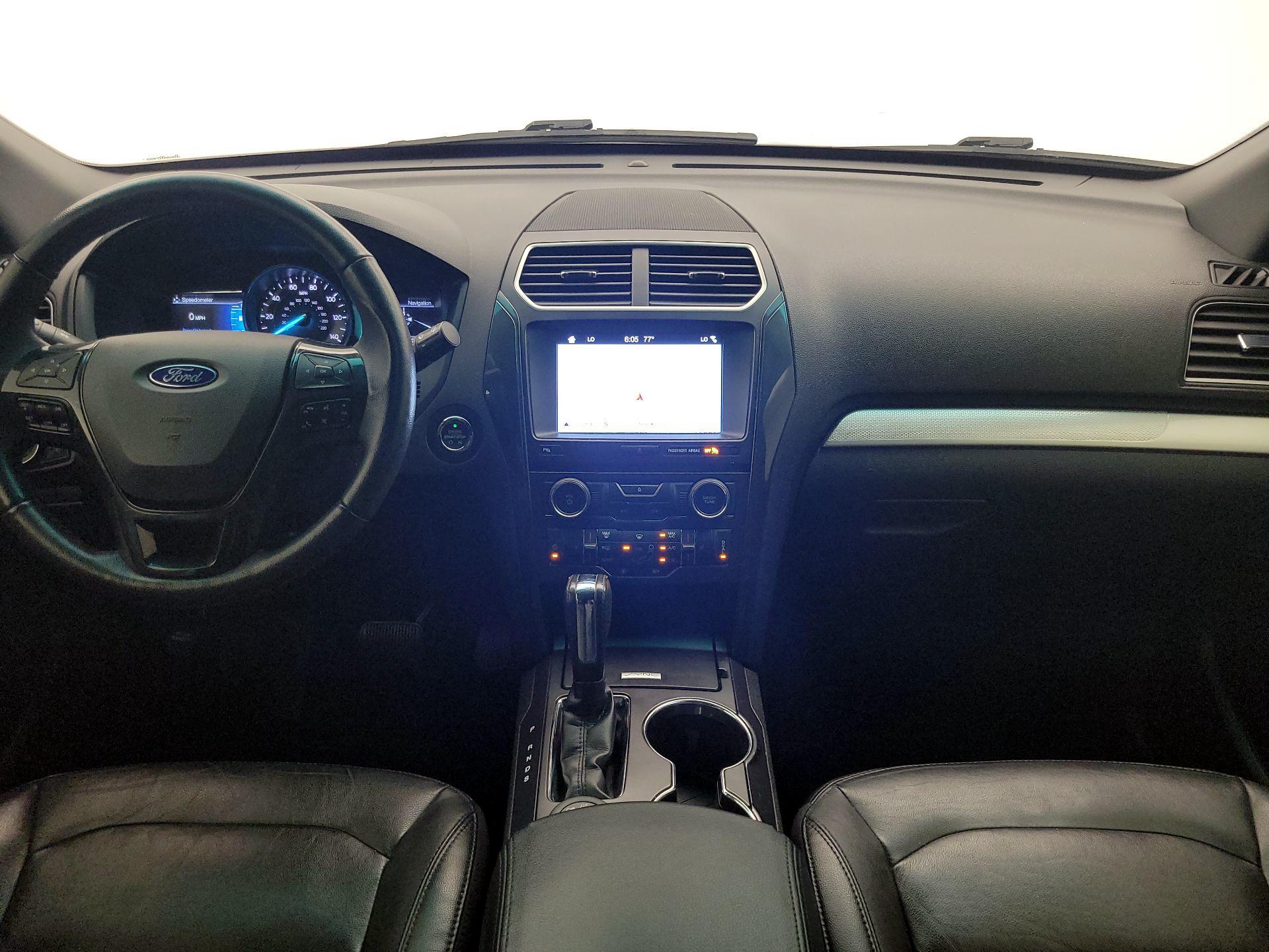 Thumbnail: 2017 Ford Explorer - 9