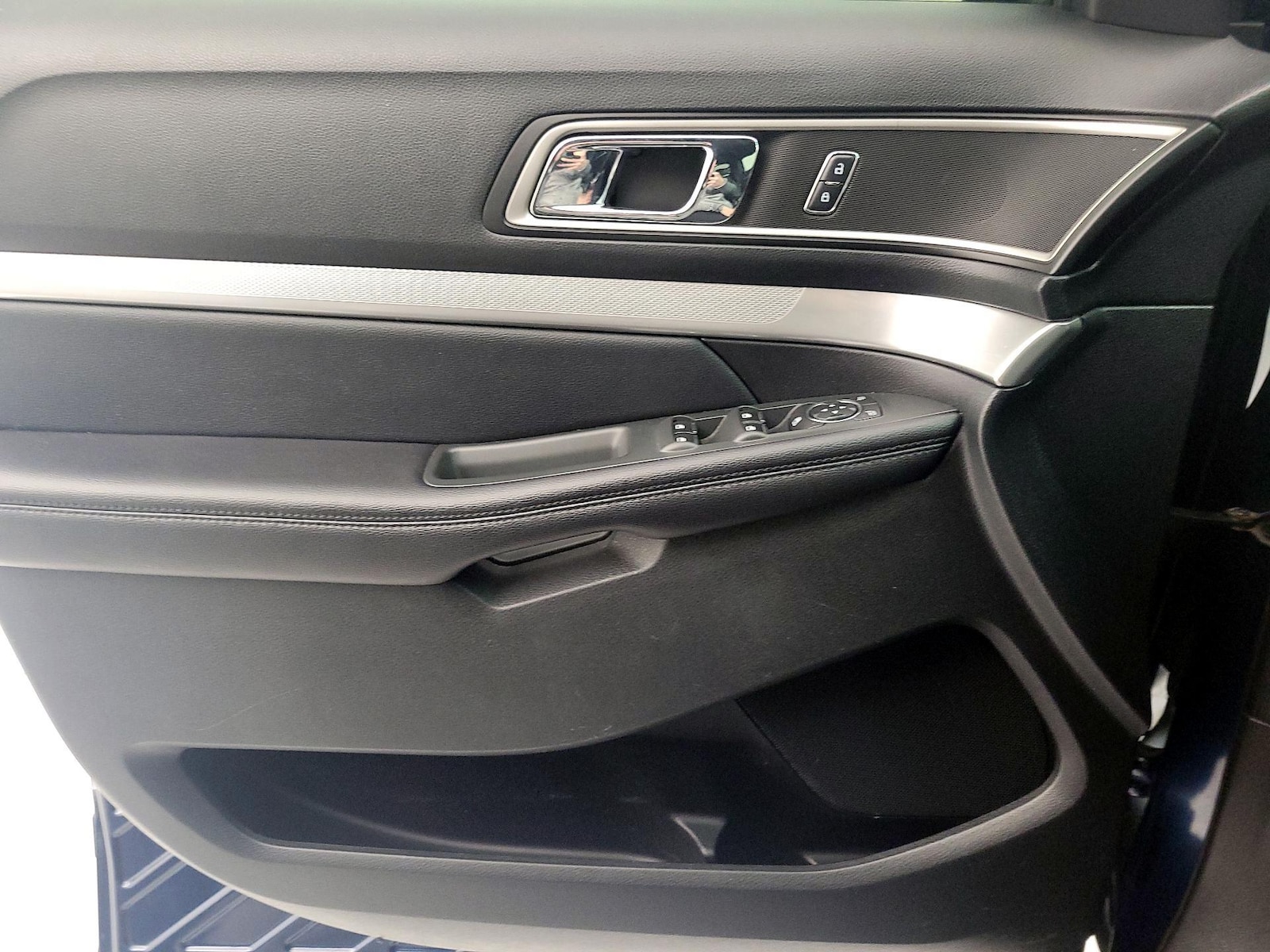 2017 Ford Explorer XLT - Photo 13