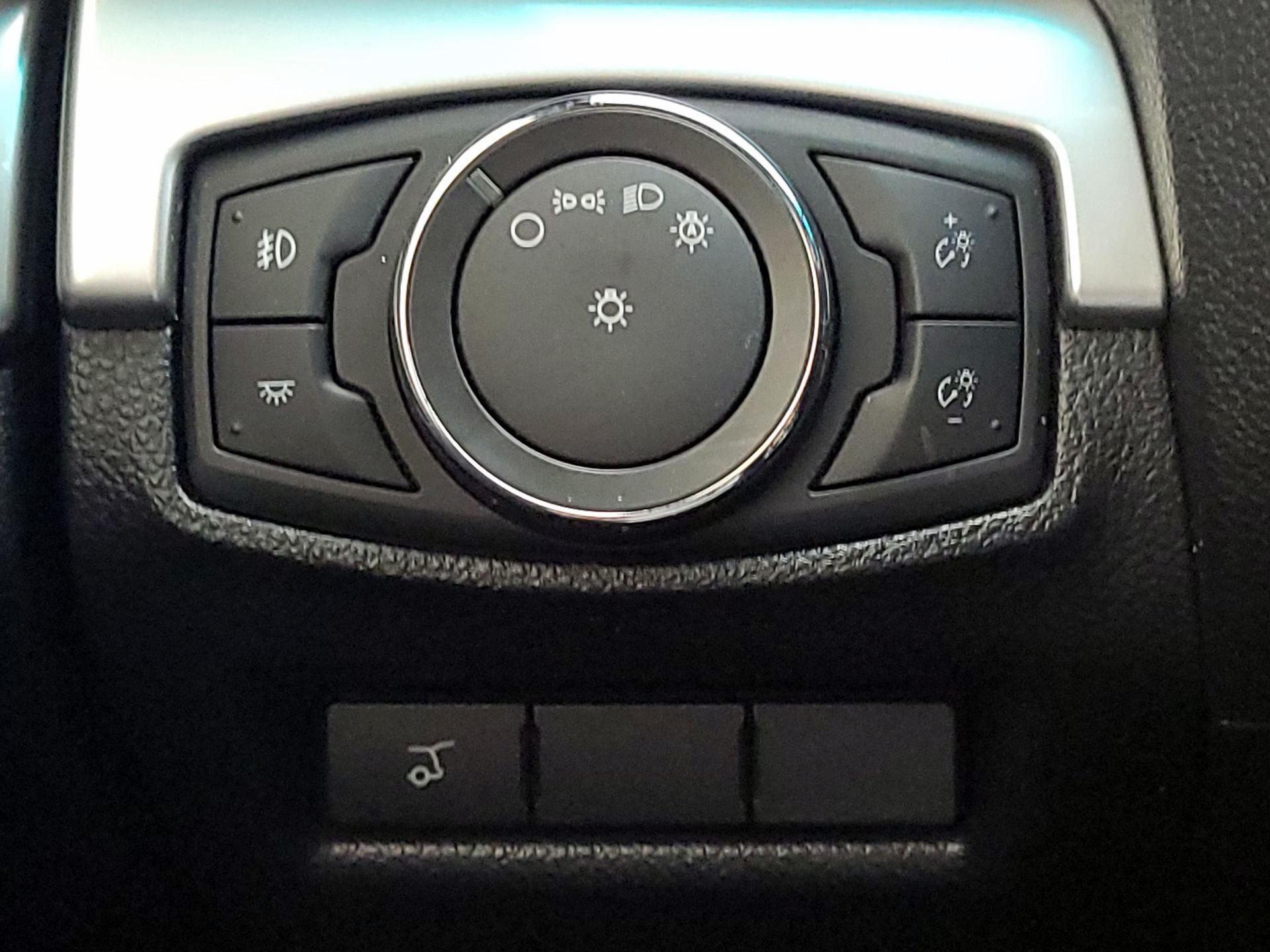 Thumbnail: 2017 Ford Explorer - 13