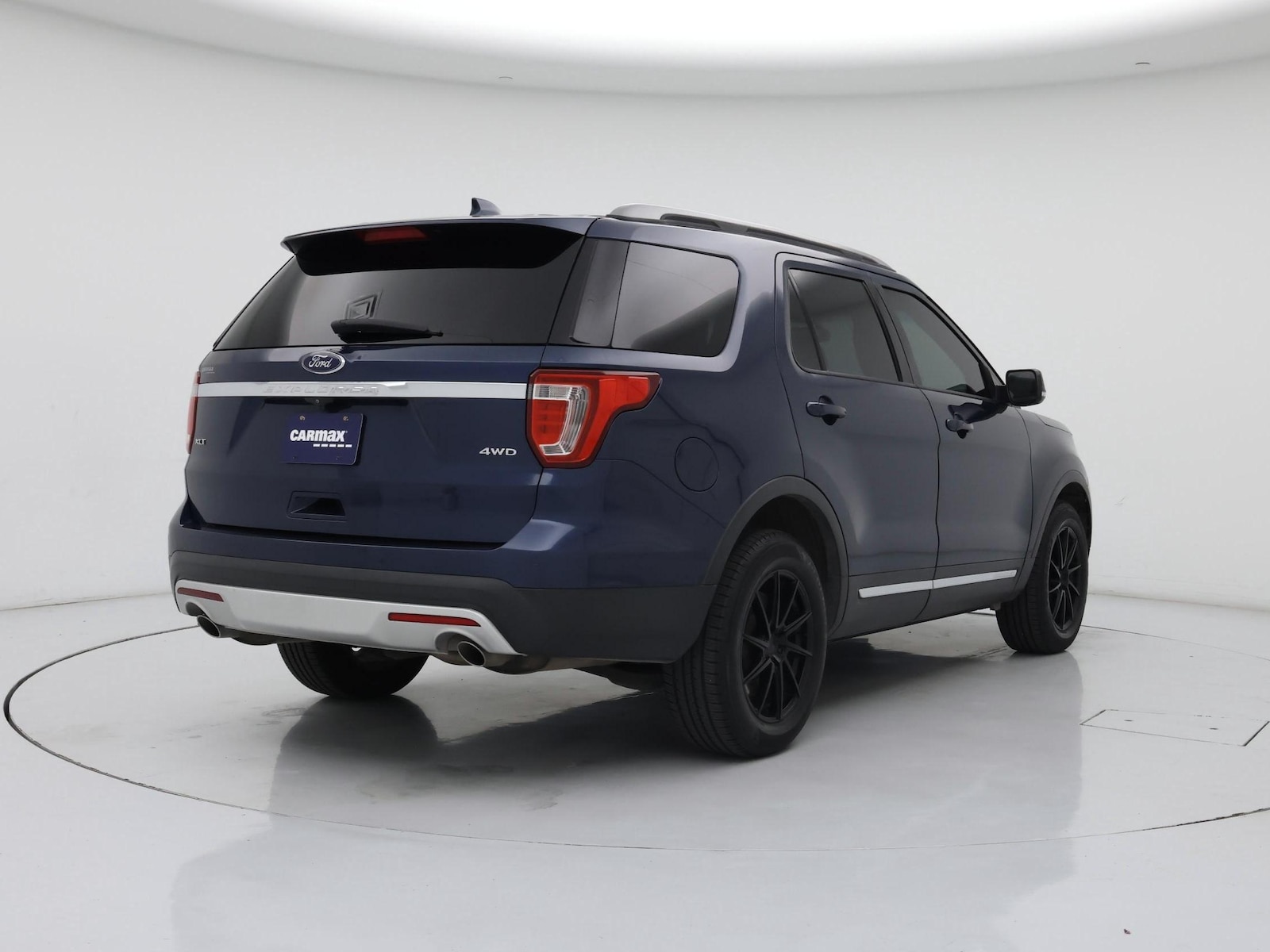 2017 Ford Explorer XLT - Photo 9