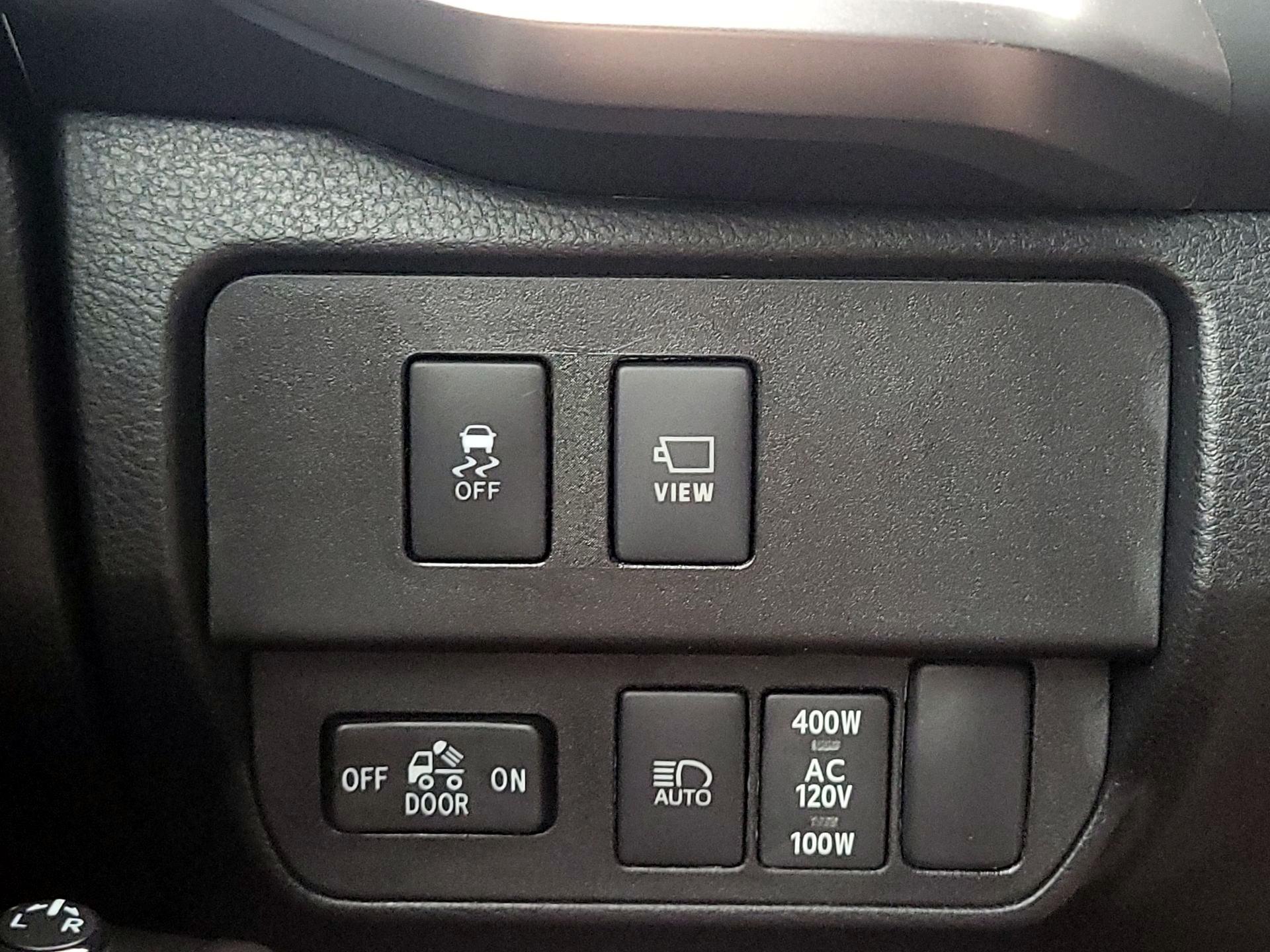 Thumbnail: 2023 Toyota Tacoma - 13