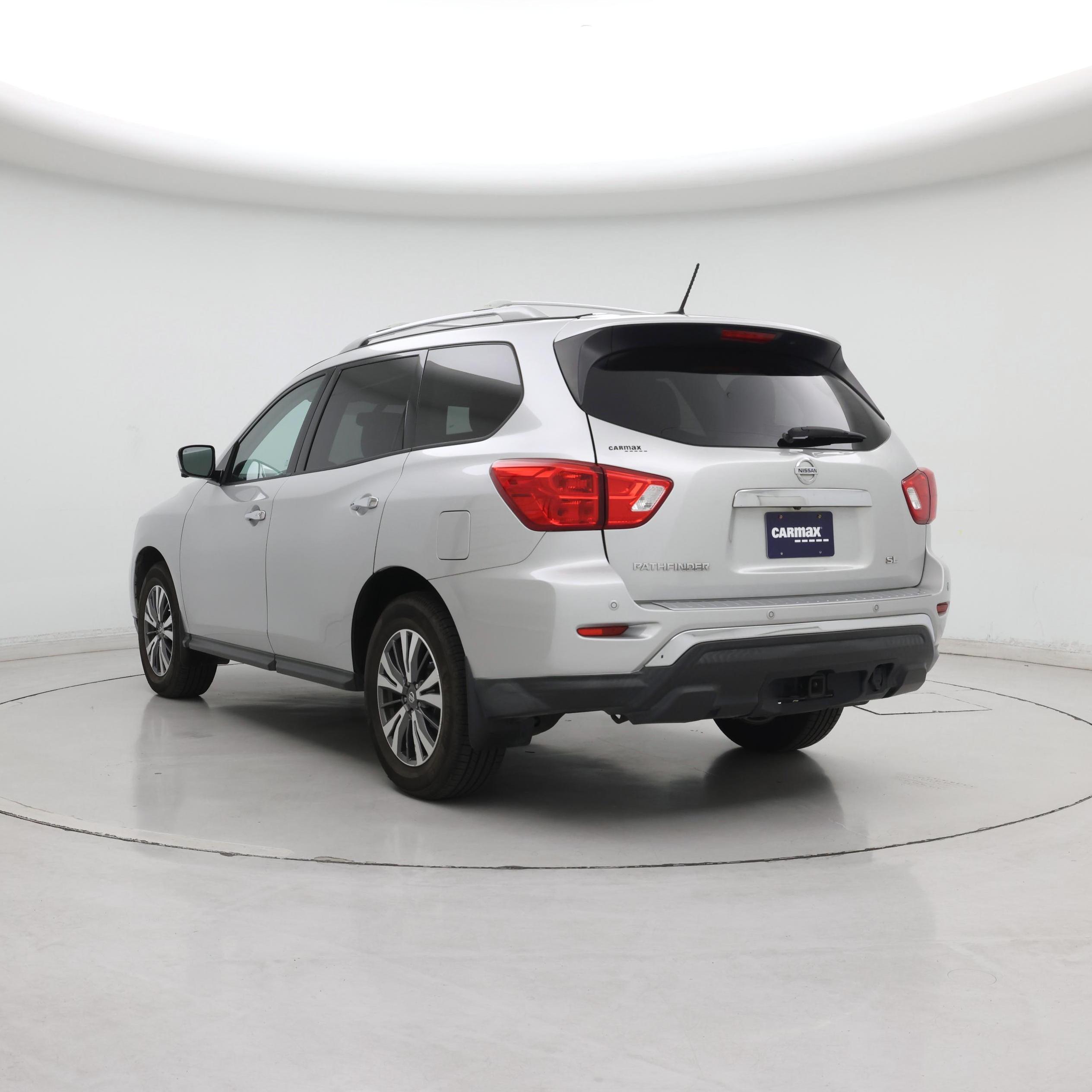 Thumbnail: 2017 Nissan Pathfinder - 2