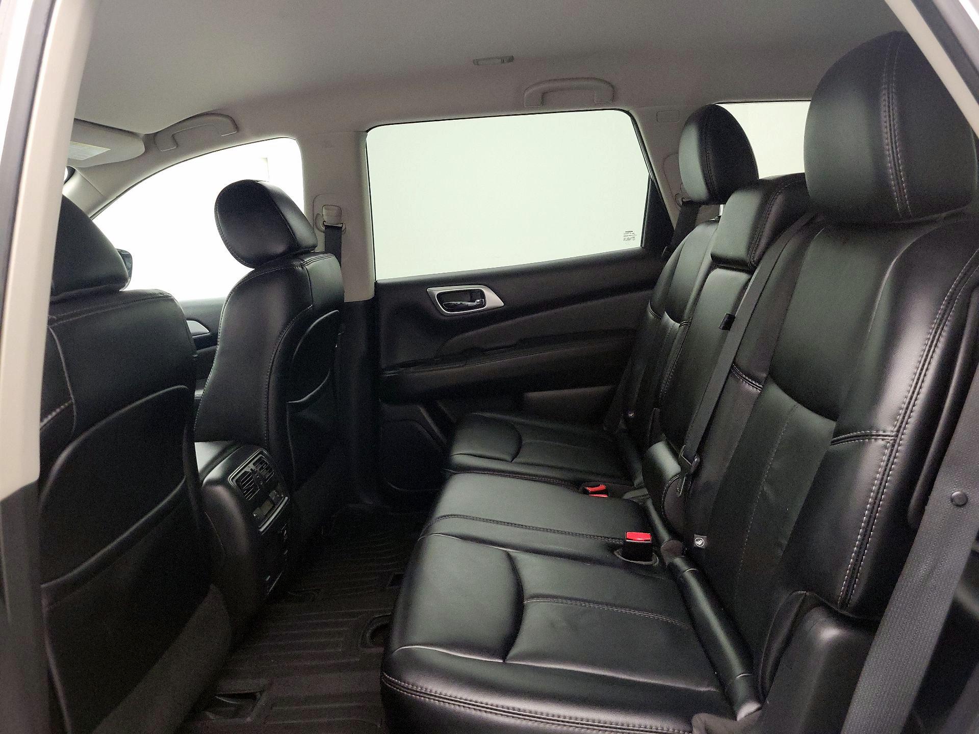 Thumbnail: 2017 Nissan Pathfinder - 20