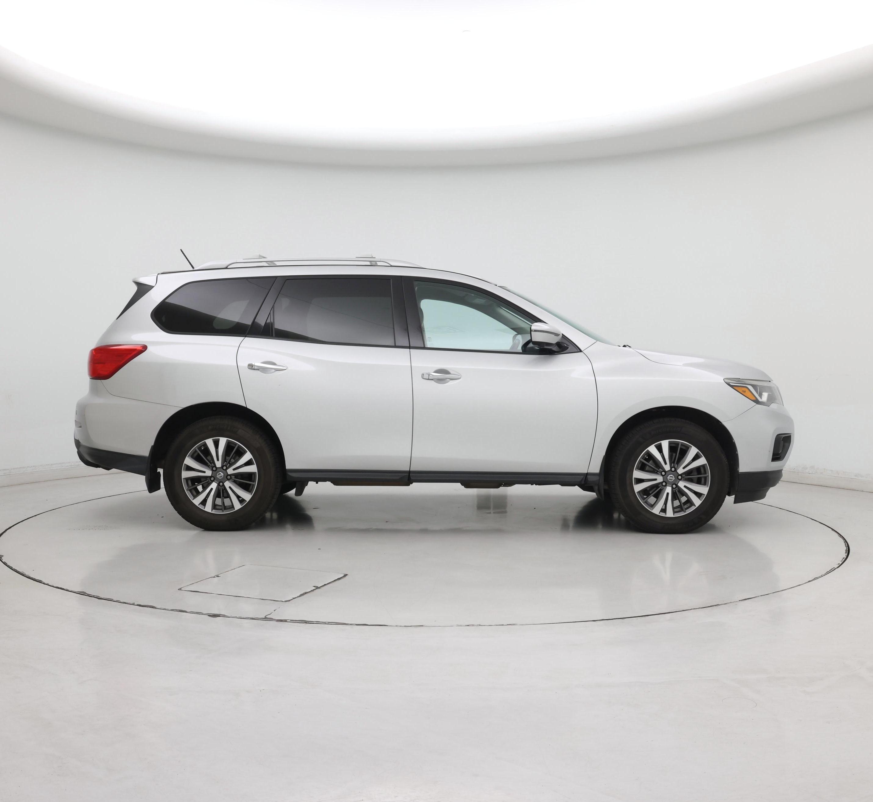 Thumbnail: 2017 Nissan Pathfinder - 7