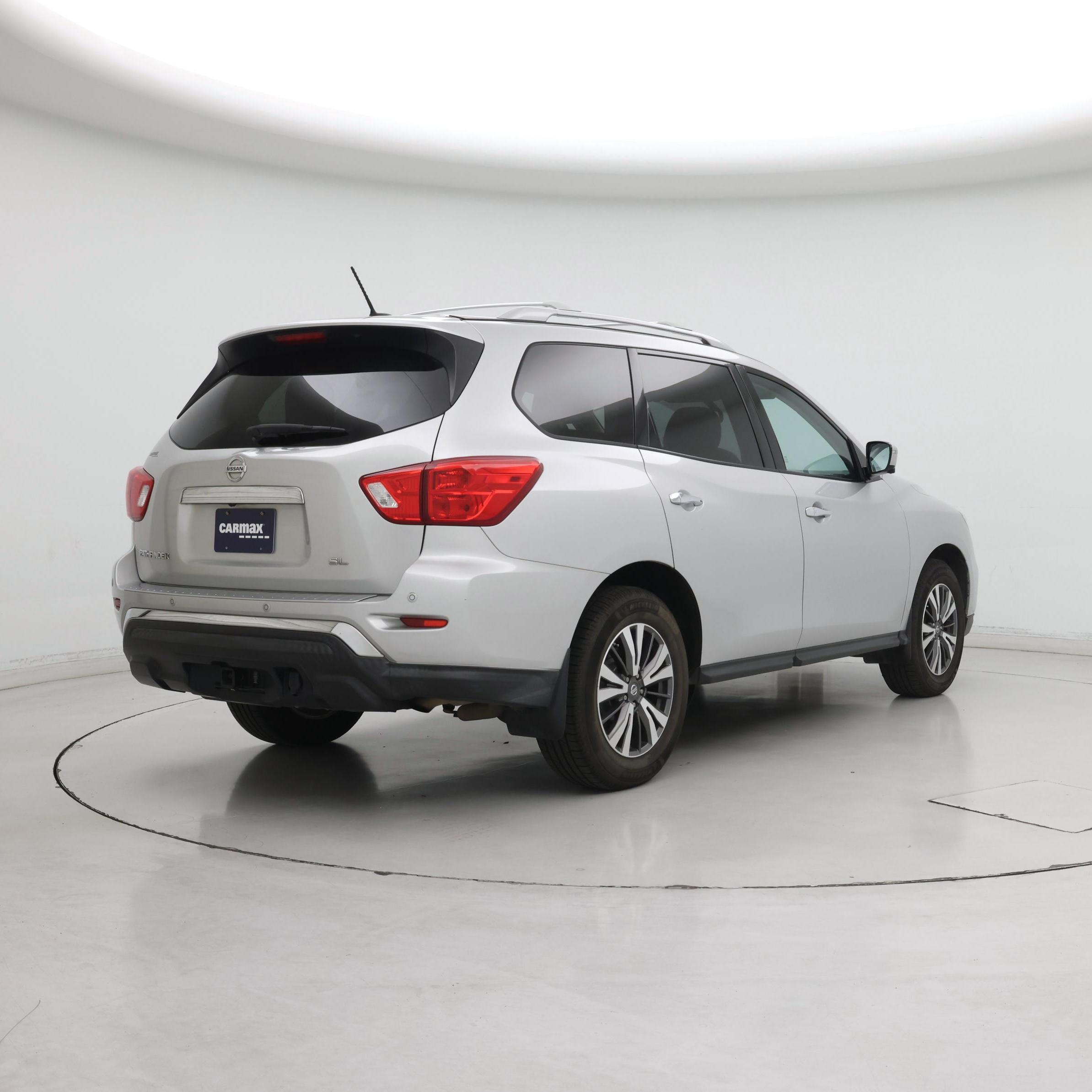 Thumbnail: 2017 Nissan Pathfinder - 8