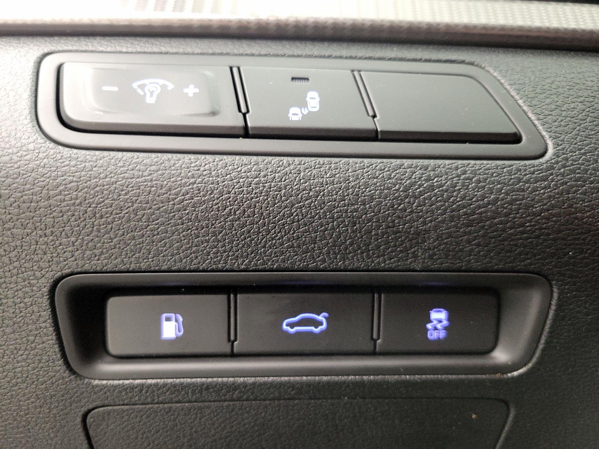 Thumbnail: 2019 Hyundai Sonata - 13