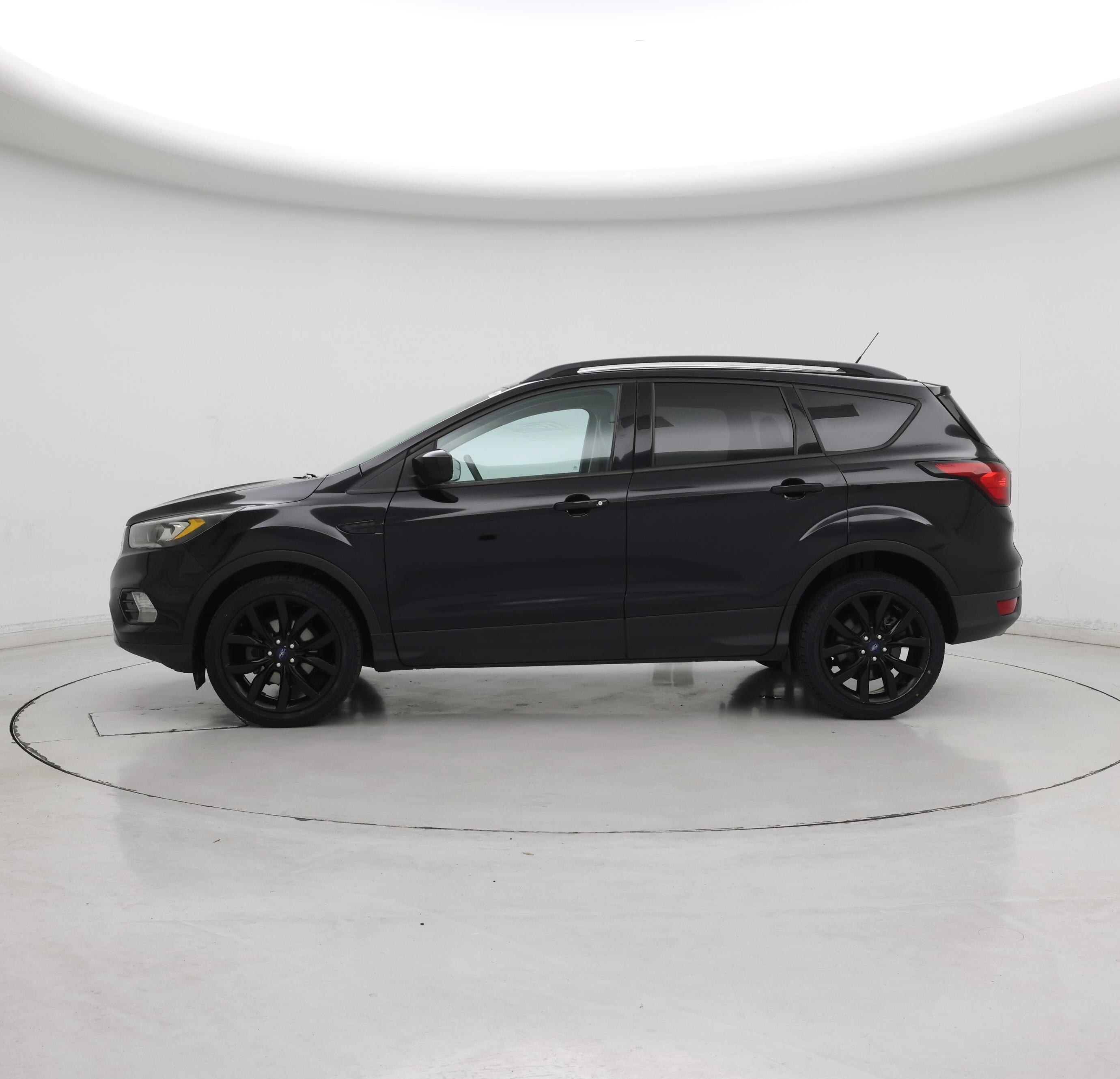 Thumbnail: 2019 Ford Escape - 3