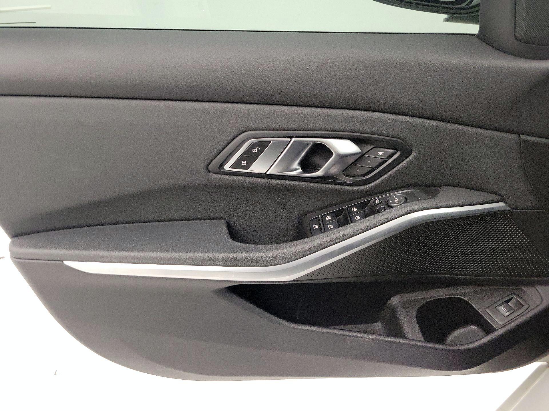 Thumbnail: 2020 BMW 3 Series - 12