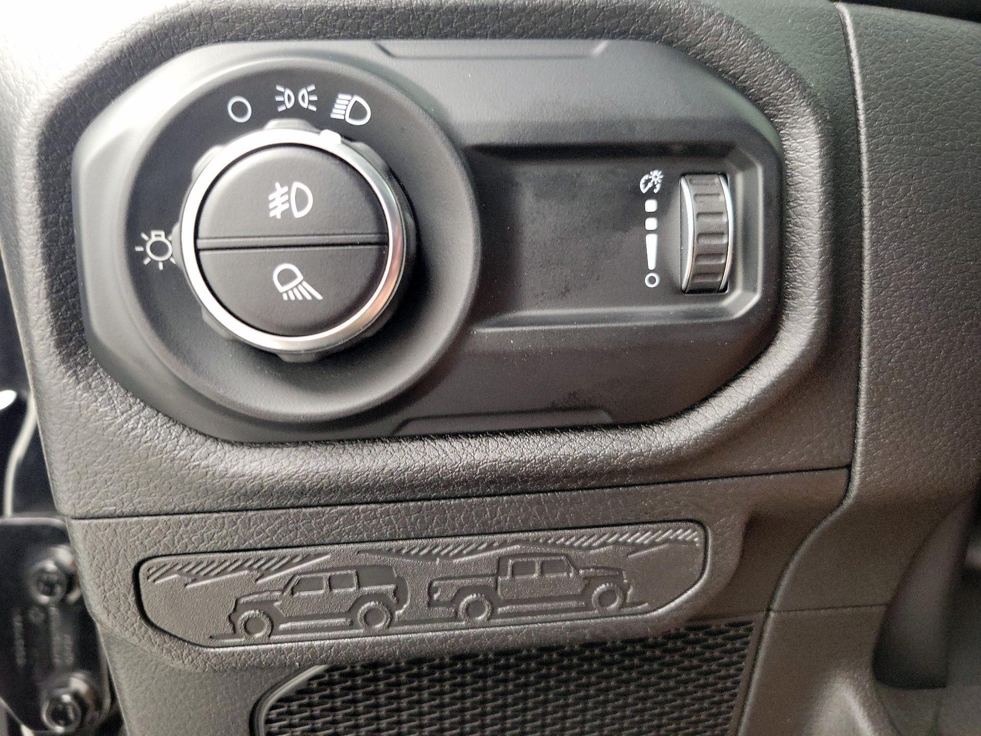 Thumbnail: 2025 Jeep Gladiator - 13