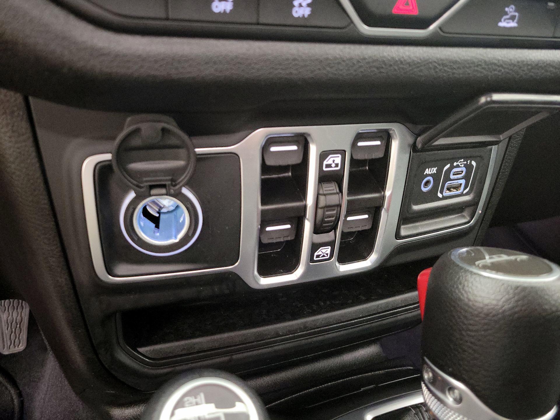 Thumbnail: 2025 Jeep Gladiator - 18