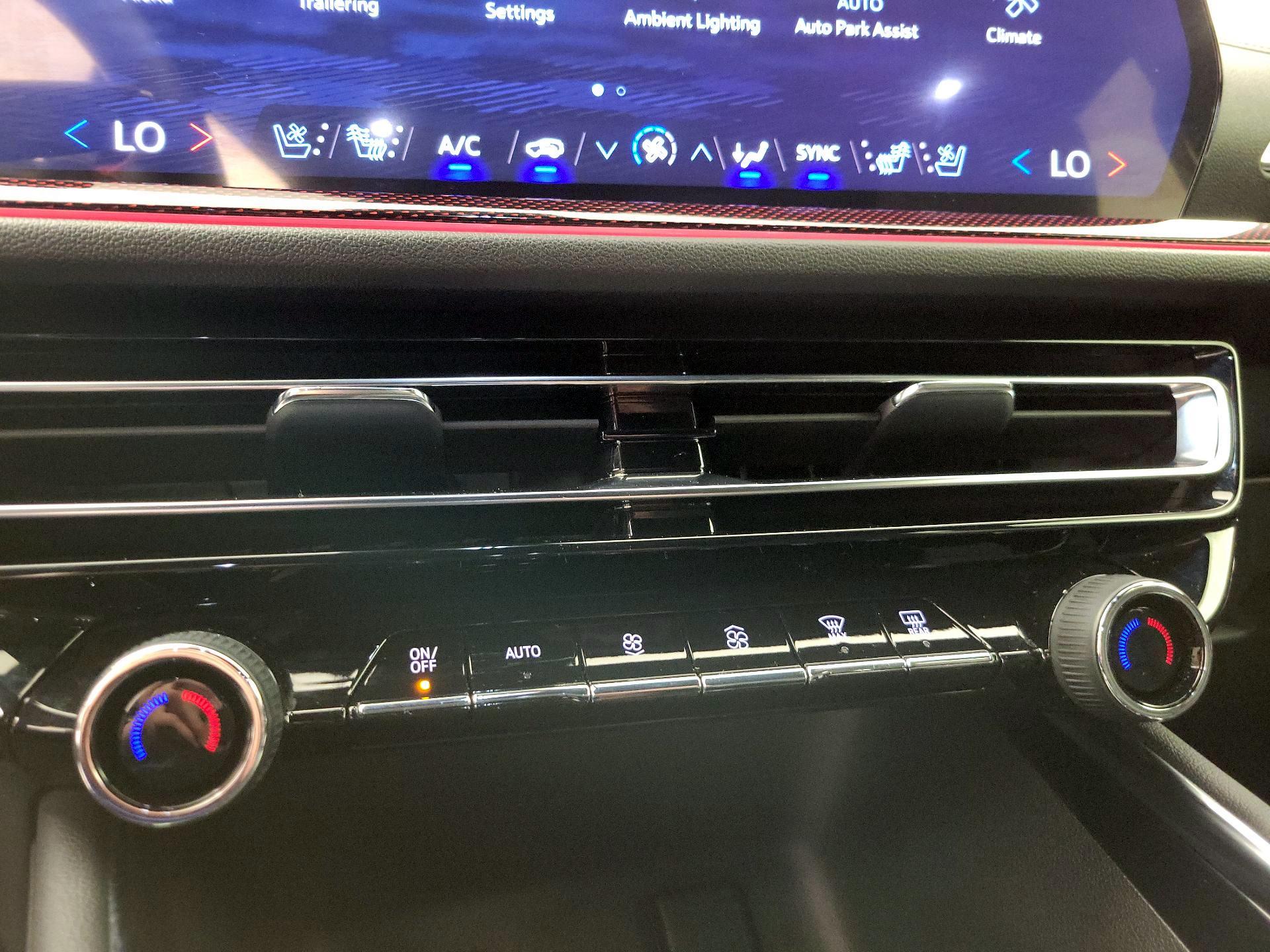 Thumbnail: 2024 Chevrolet Traverse - 16